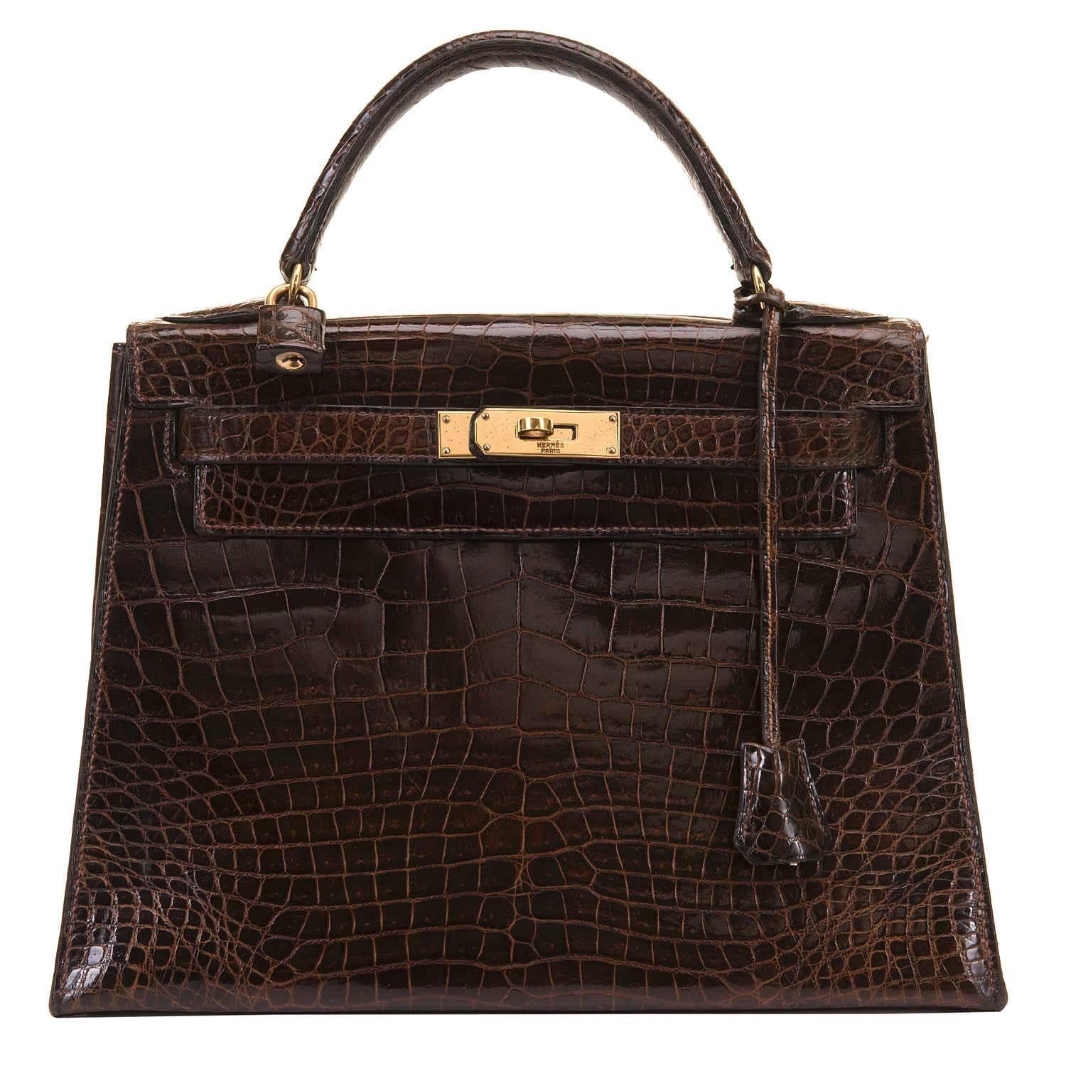 PRISTINE Hermes Vintage 'Chocolat' Crocodile Kelly Bag with Goldtone Hardware In Excellent Condition In By Appointment Only, GB