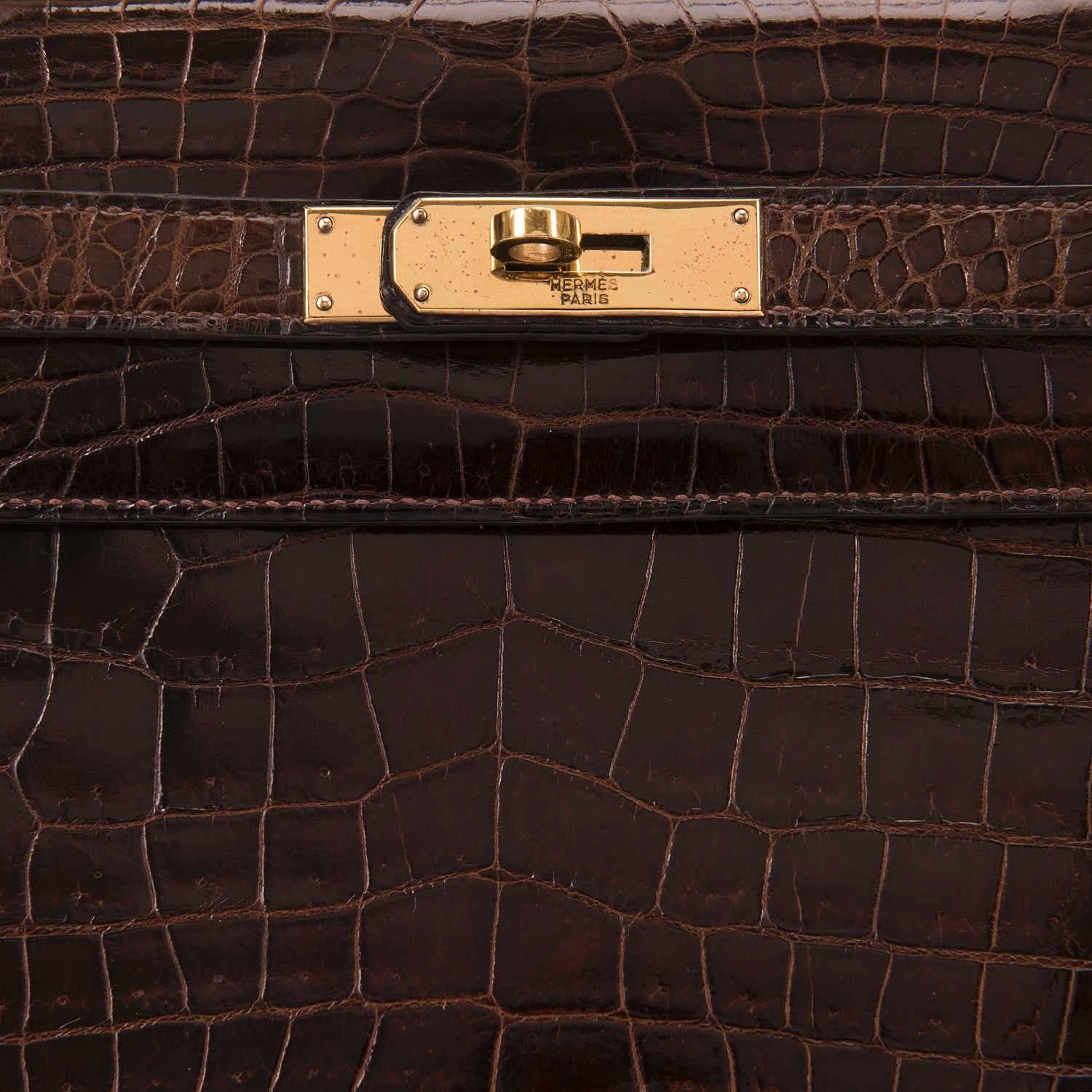 PRISTINE Hermes Vintage 'Chocolat' Crocodile Kelly Bag with Goldtone Hardware 3