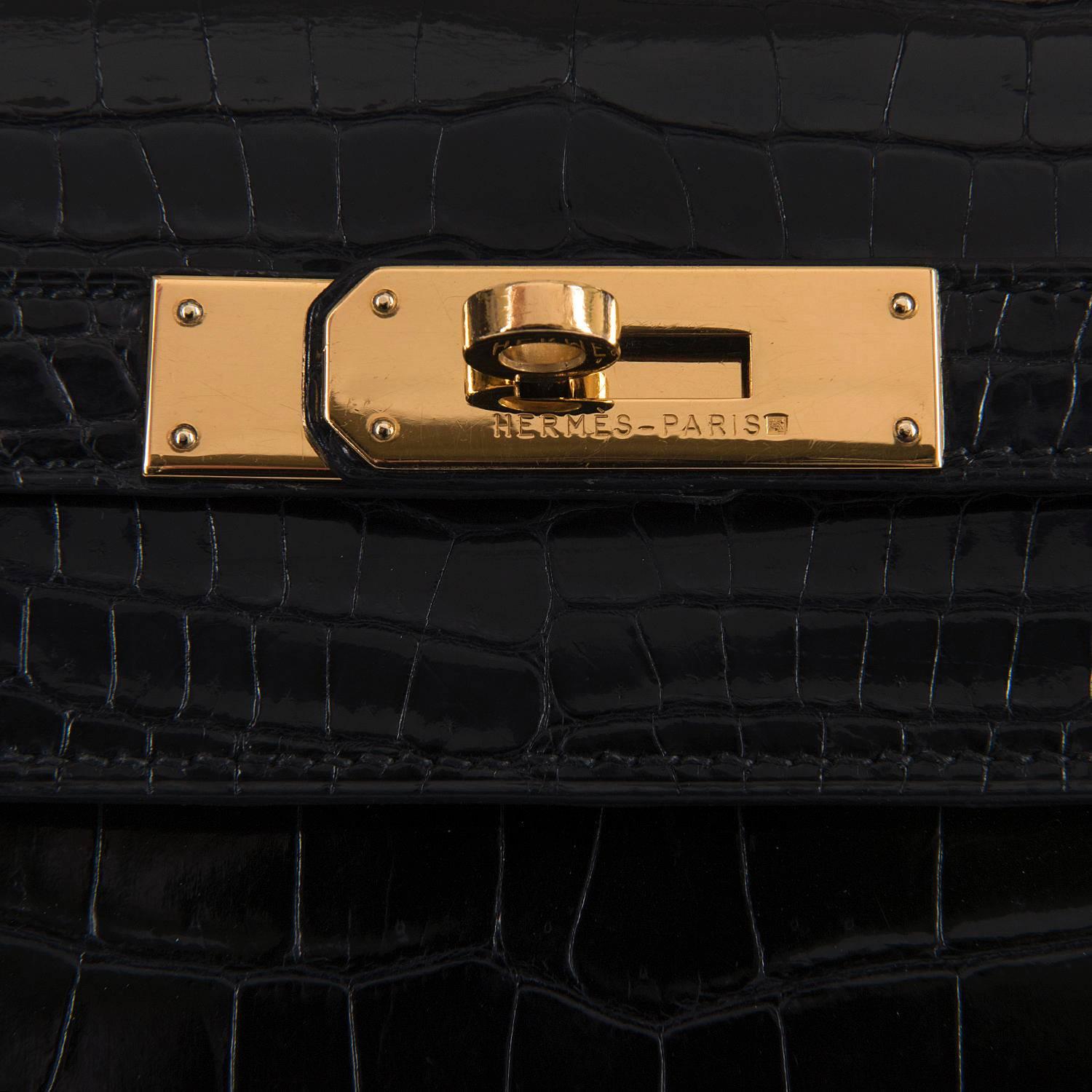 AS NEW Hermes 32cm Black Porous Crocodile Kelly Bag with Gold Hardware 2