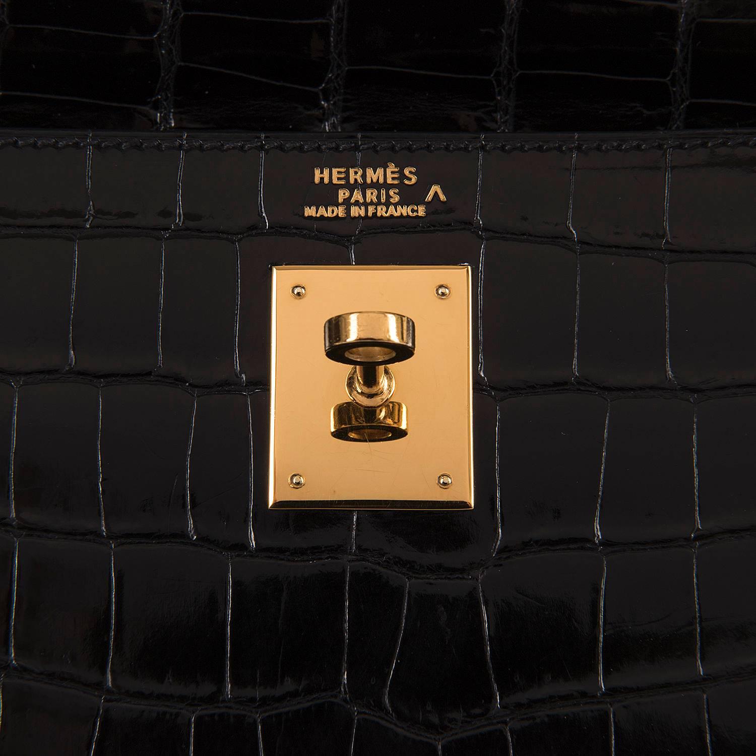 AS NEW Hermes 32cm Black Porous Crocodile Kelly Bag with Gold Hardware 3