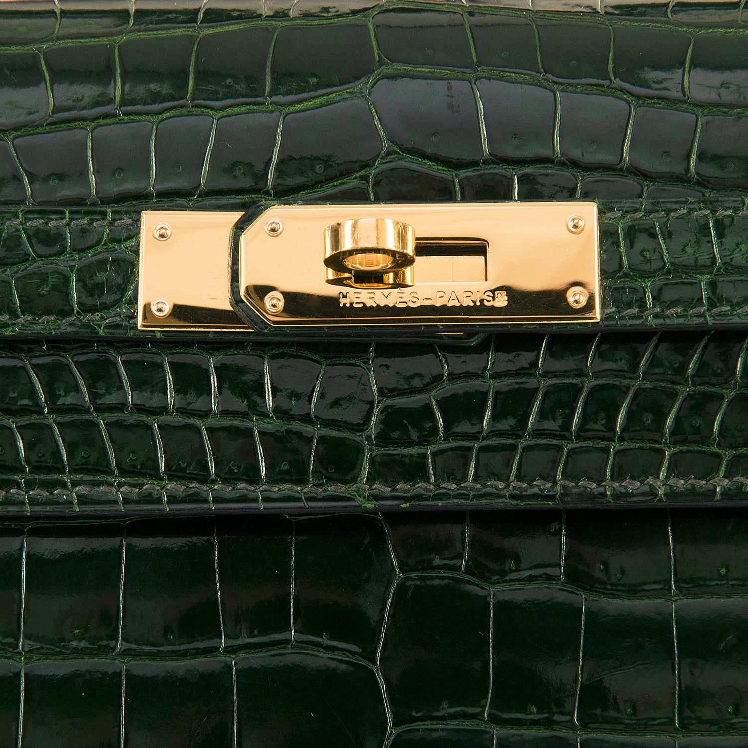 Women's Very Rare Pristine Hermes 32cm 'Vert Emeraude' Shiny Crocodile Kelly Bag   