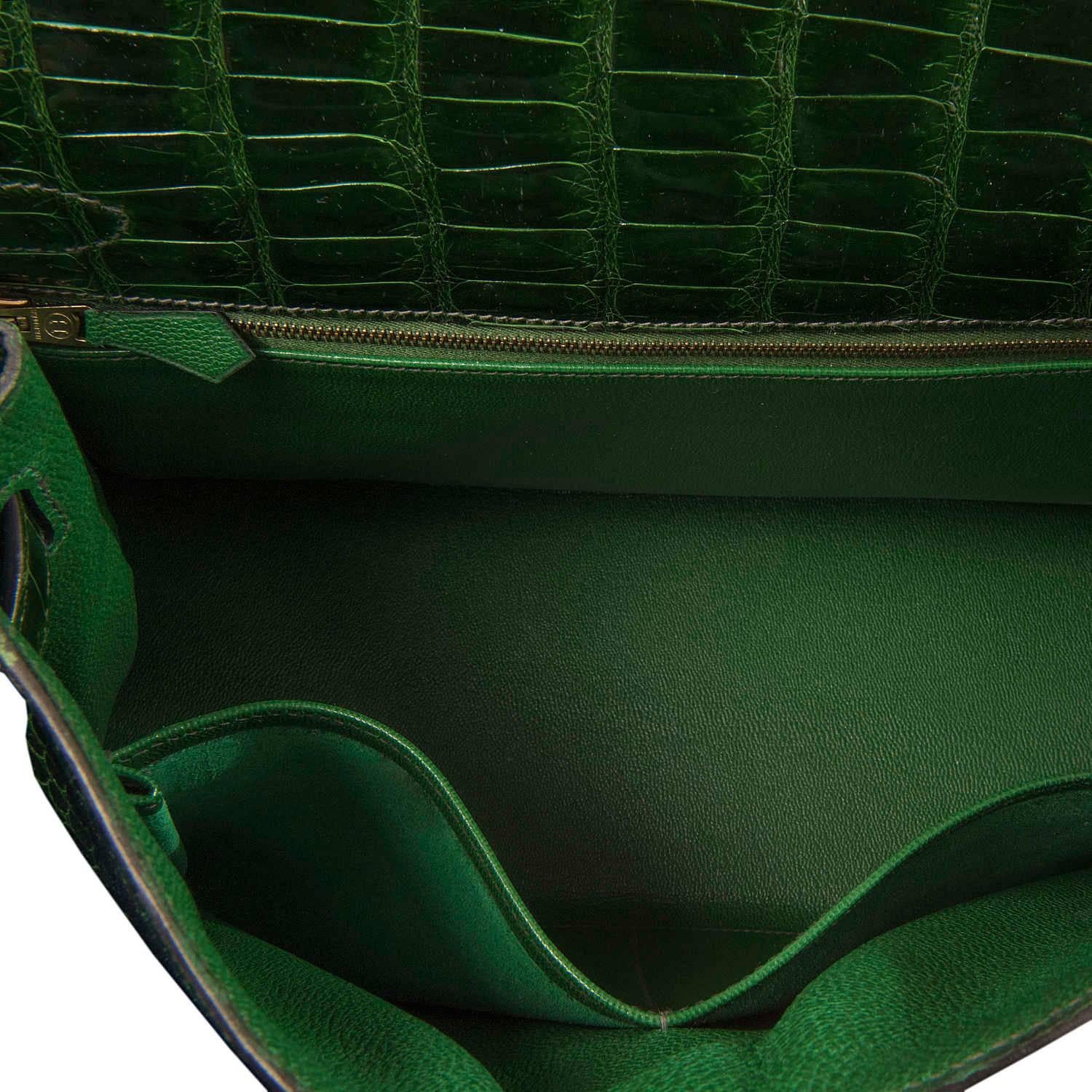 Very Rare Pristine Hermes 32cm 'Vert Emeraude' Shiny Crocodile Kelly Bag    2
