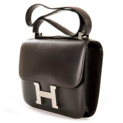 Tres Chic Limited Edition Hermes 23cm Ebene Box Leather Constance Shoulder Bag