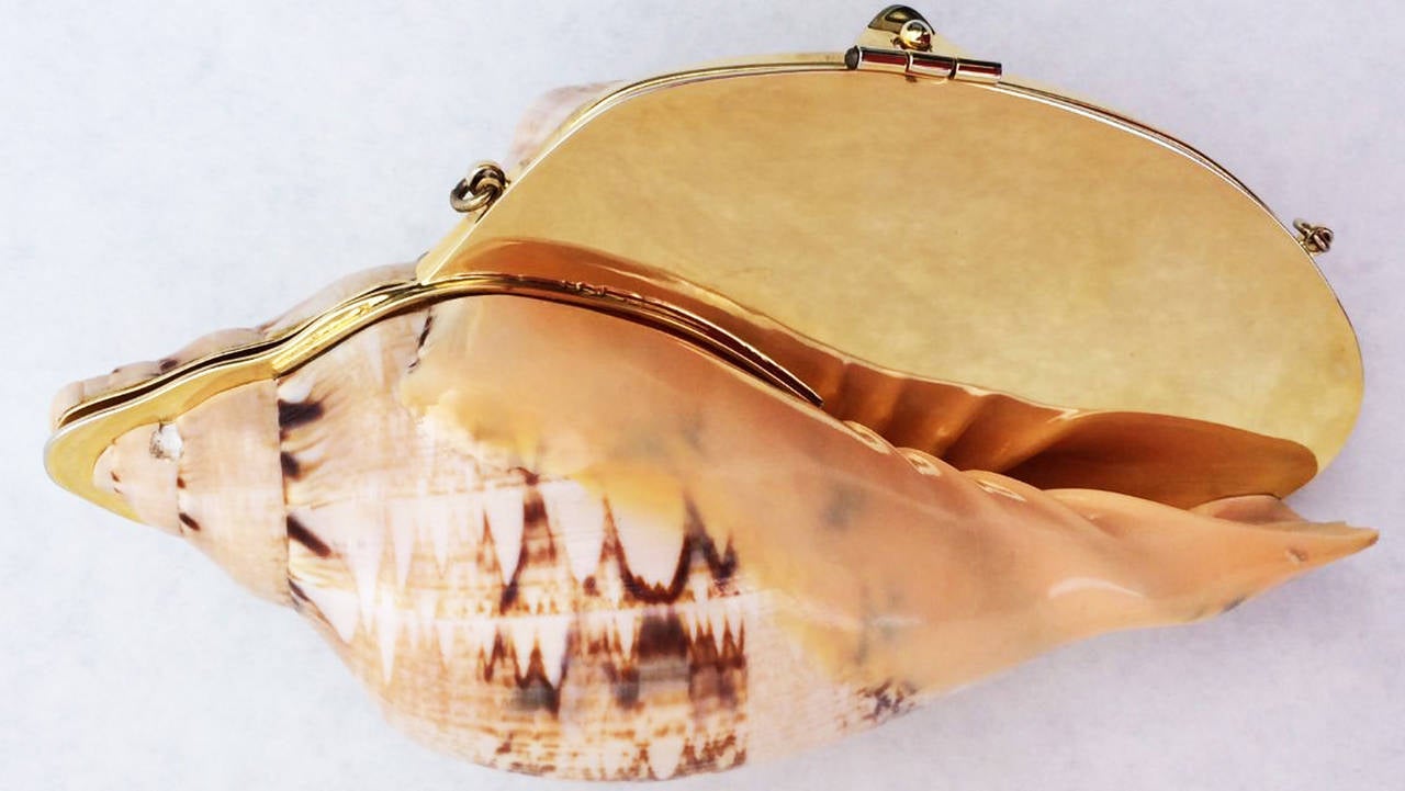 Judith Leiber Sea Shell Minaudiere ca.1970 In Excellent Condition In Phoenix, AZ