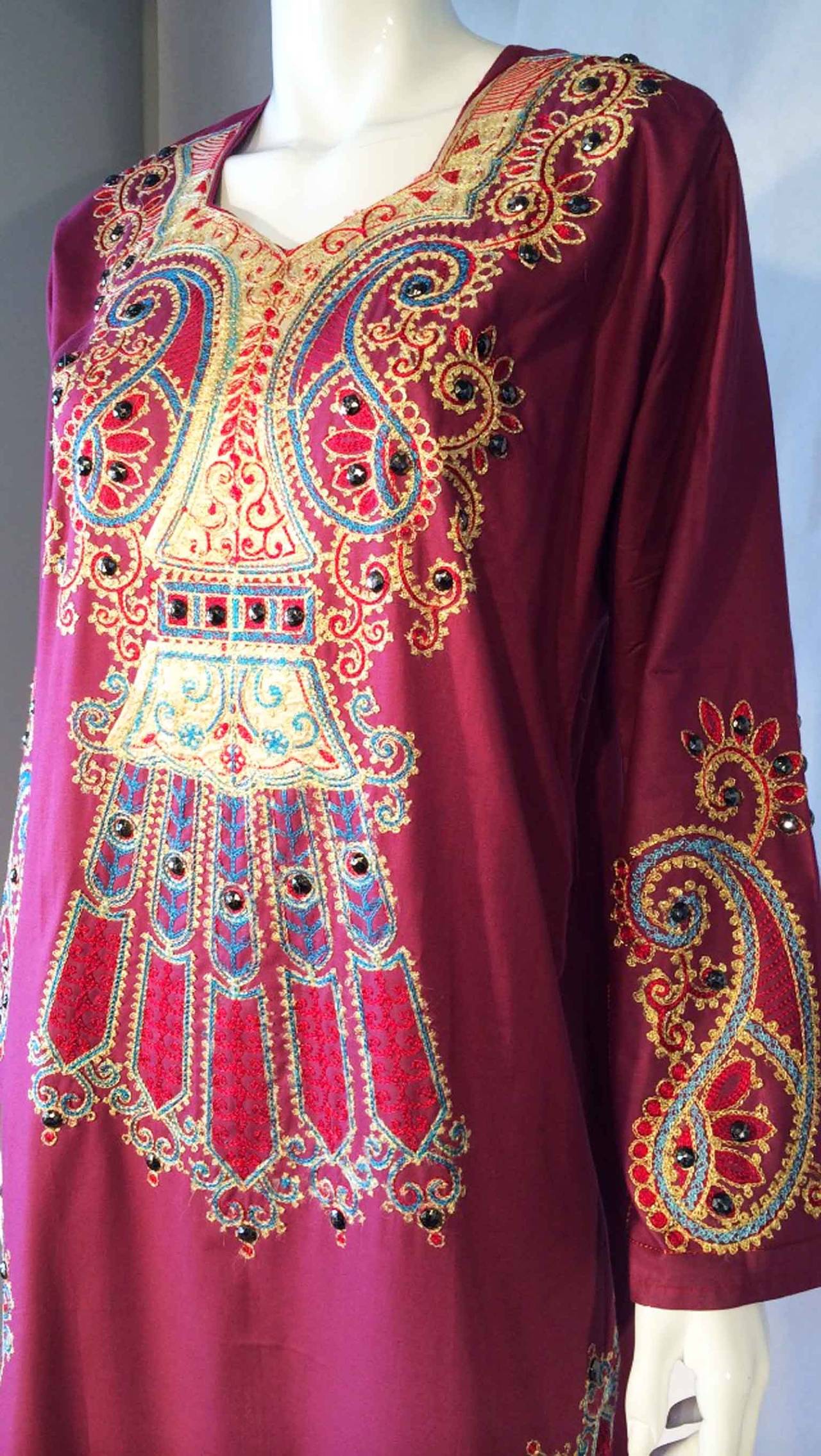 Embroidered and Jeweled Caftan 1970s In New Condition In Phoenix, AZ