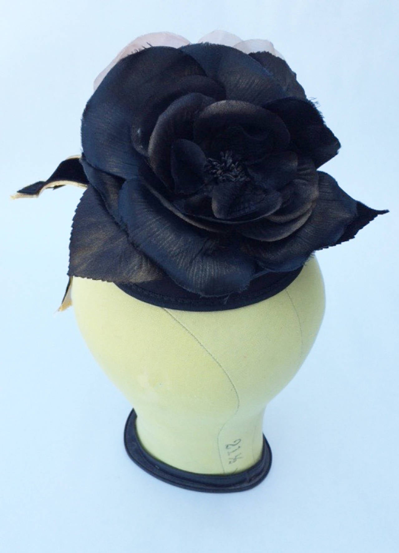 Don Marshall Silk Floral Fascinator Hat 1950s In New Condition In Phoenix, AZ