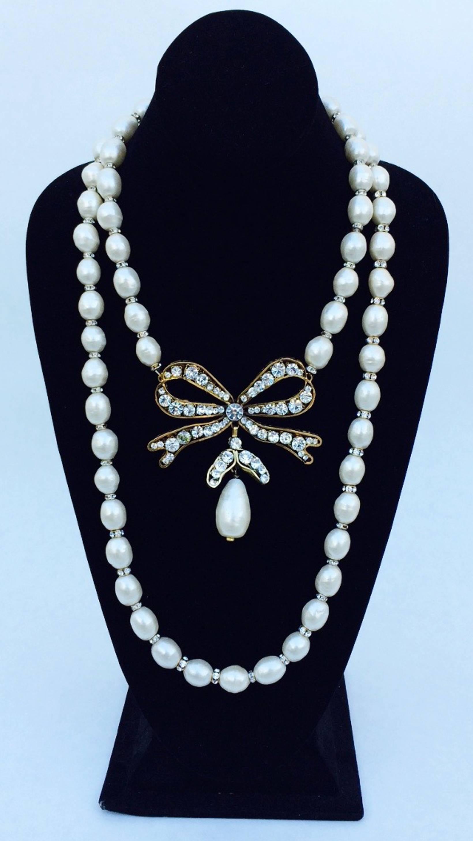 Chanel Pearl and Crystal Pendant Necklace 1980s In Excellent Condition In Phoenix, AZ