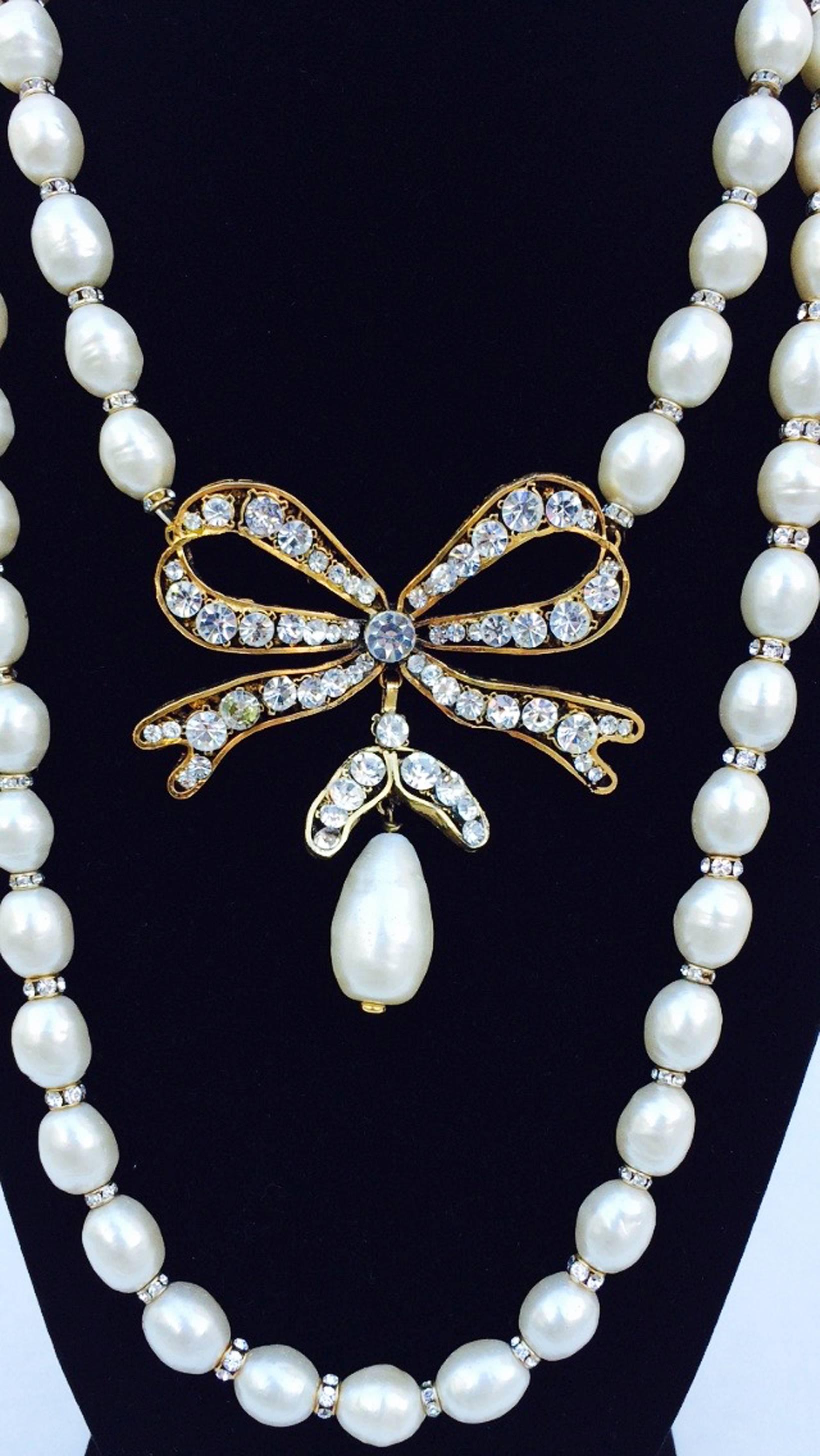 Women's Chanel Pearl and Crystal Pendant Necklace 1980s
