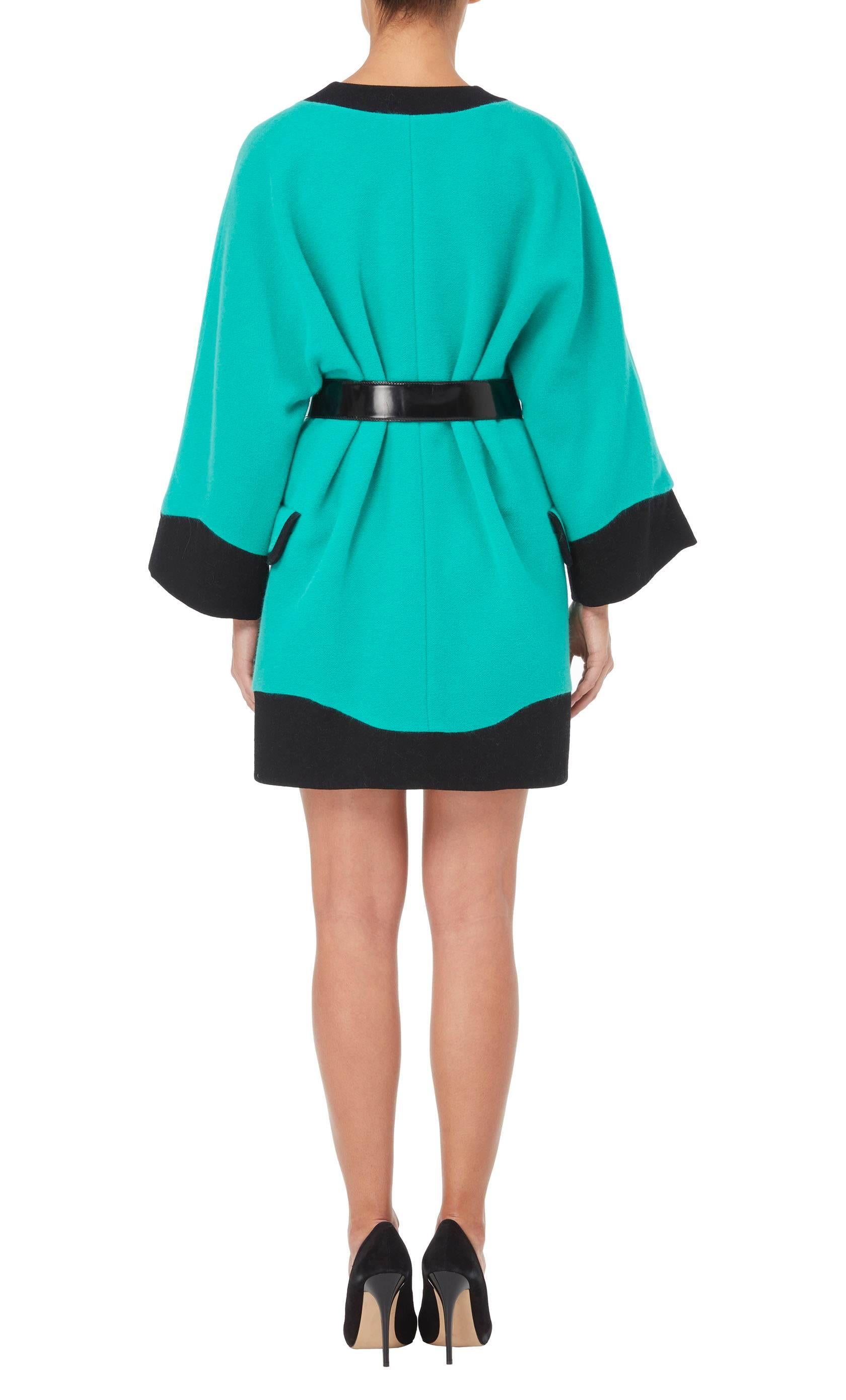 Versace Turquoise coat, Autumn/Winter 1991 In Excellent Condition For Sale In London, GB