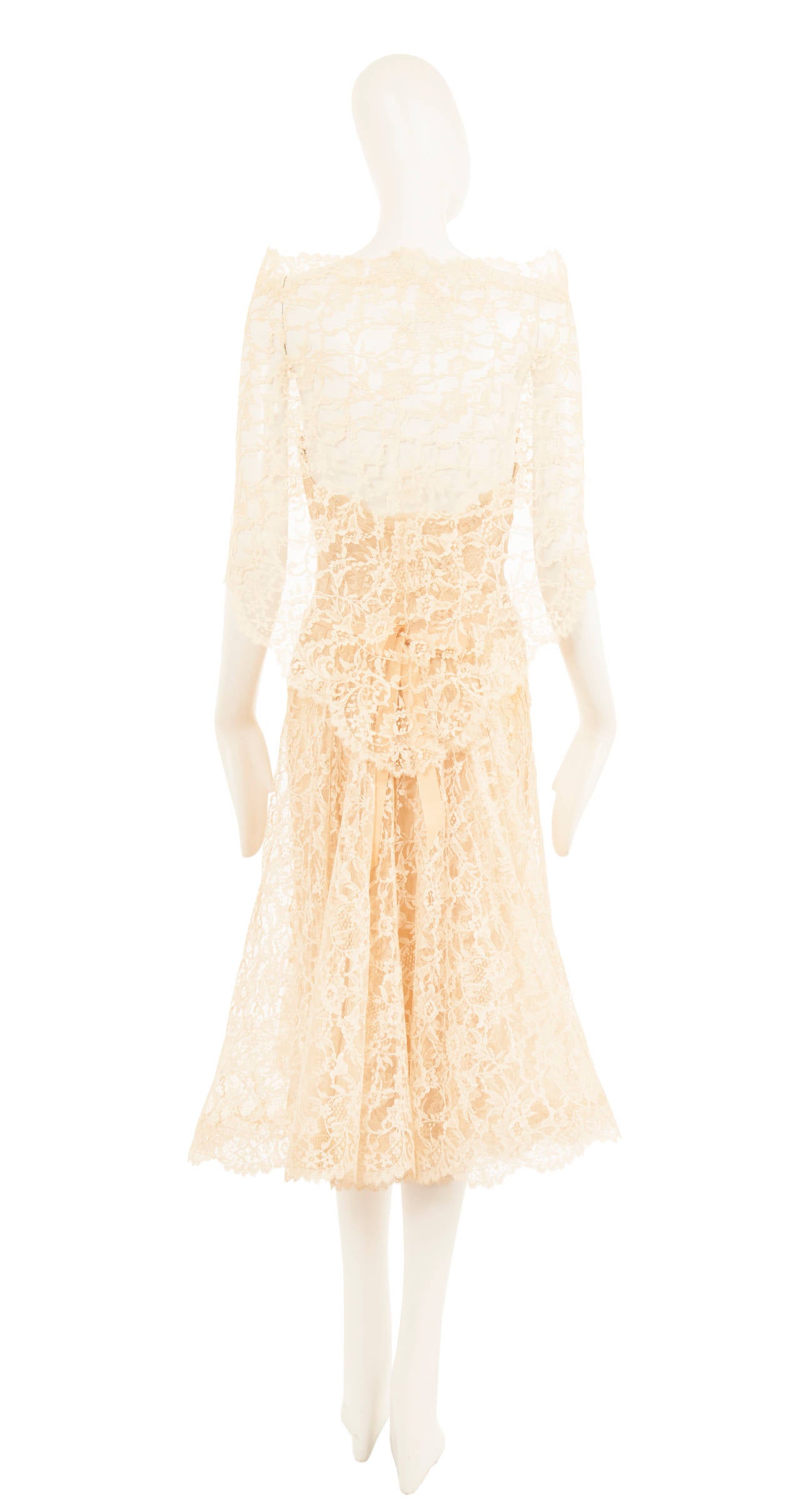 Women's Chanel Haute Couture ivory lace dress, Circa 1955 For Sale