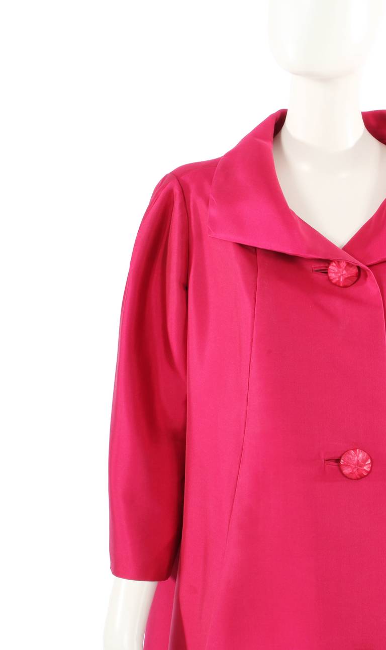 Dior Haute Couture Raspberry Silk Coat, Spring Summer 1963 In Good Condition For Sale In London, GB