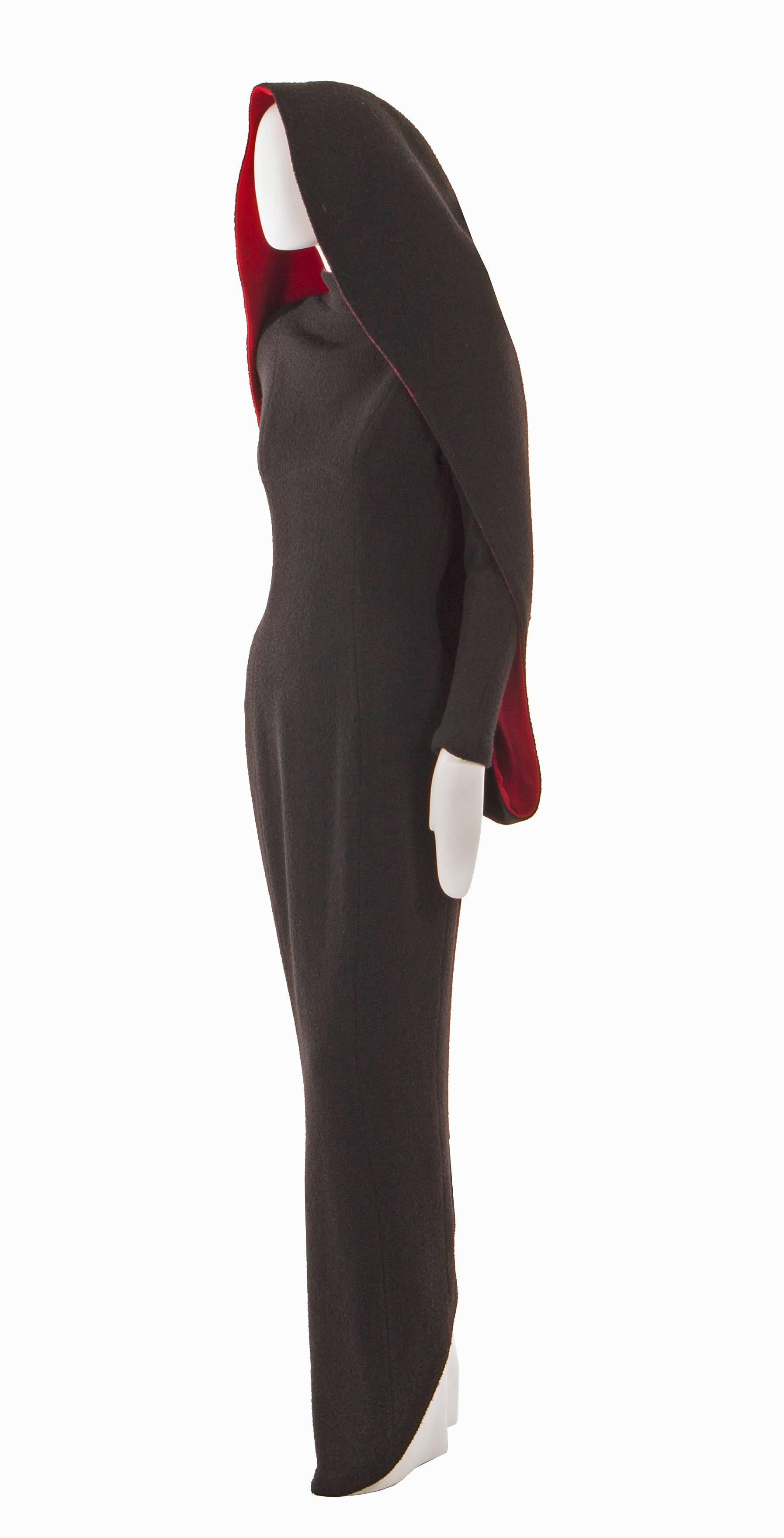 Thierry Mugler black wool and red velvet gown, circa 1982 In Excellent Condition For Sale In London, GB