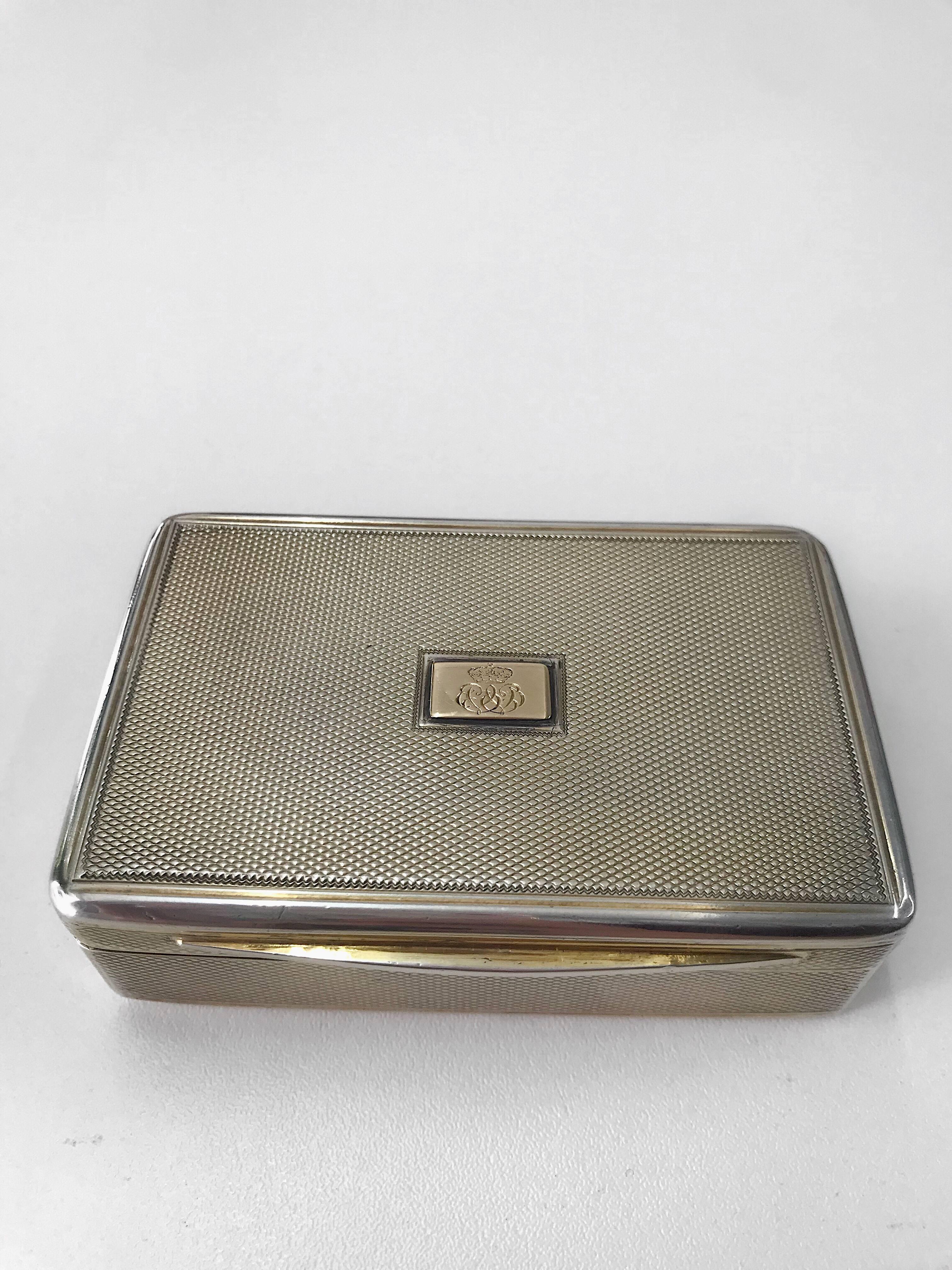 Silver snuff box In Good Condition For Sale In London, GB