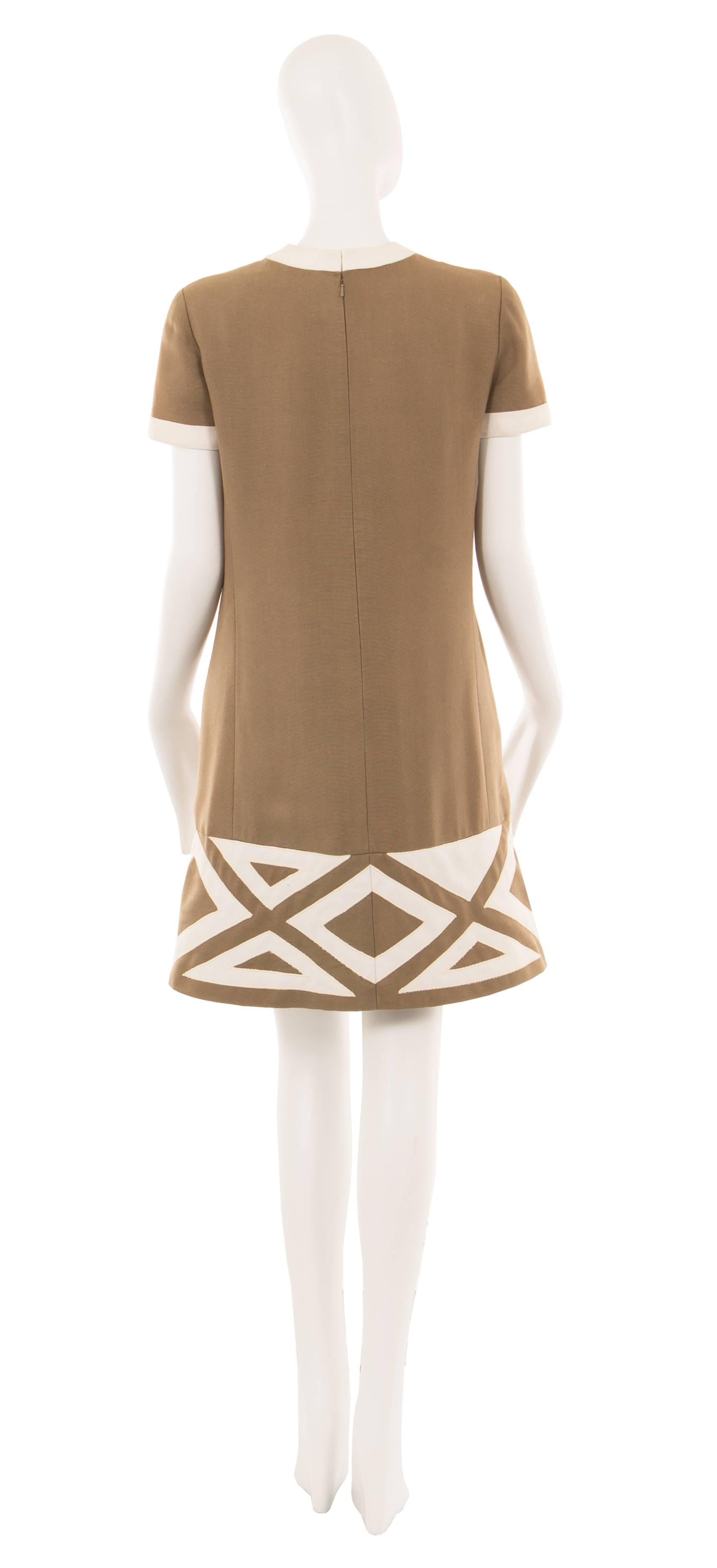 Pierre Cardin brown linen dress, circa 1965 In Excellent Condition For Sale In London, GB