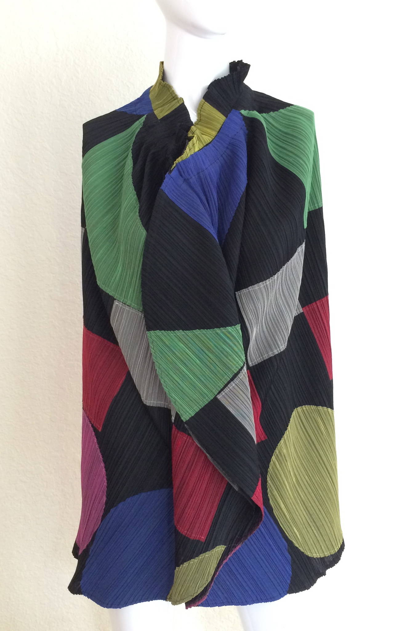  Issey Miyake Pleats Please Sculptural Color Block Skirt / Cape 1990s In Excellent Condition For Sale In Boca Raton, FL