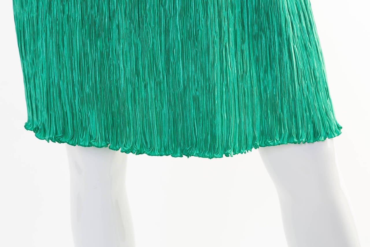 Mary McFadden Couture Green Pleated Sculpted Short Sleeve Dress, 1980s 1