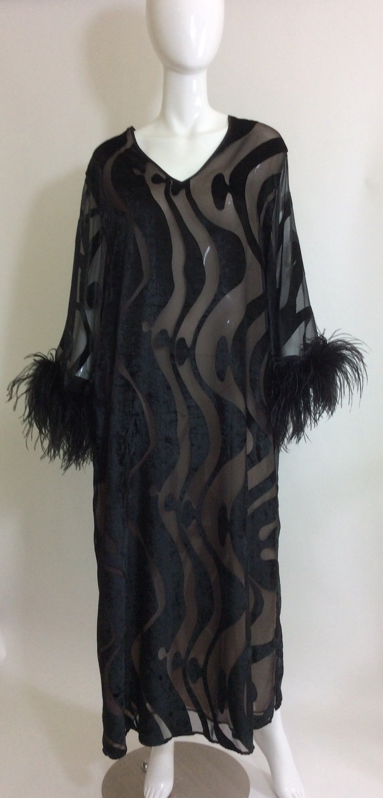 Vintage Valentino Caftan With Feather Cuffs In Excellent Condition In Boca Raton, FL