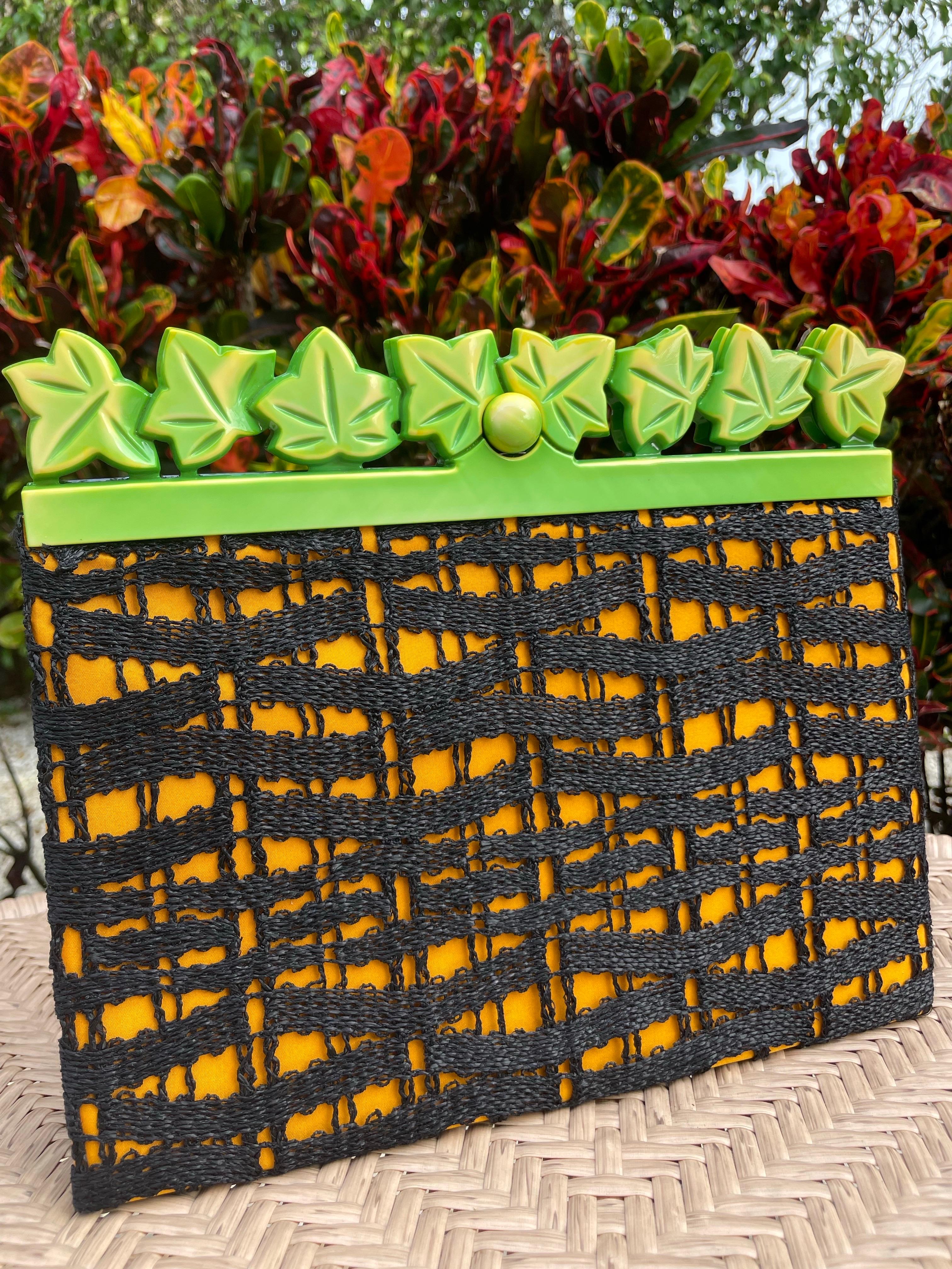 Isabel Canovas Black & Gold Silk Leather Green Bakelite Leaf Clutch, 1980s For Sale 6