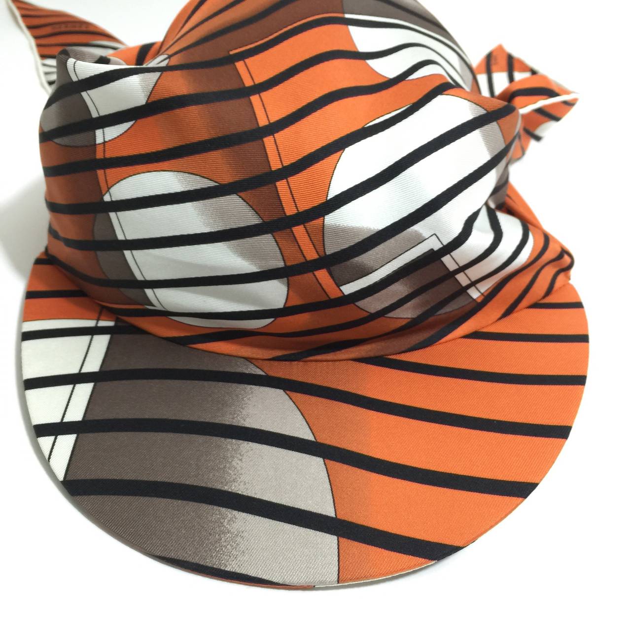 Hermes Scarf Hat In Excellent Condition In Boca Raton, FL