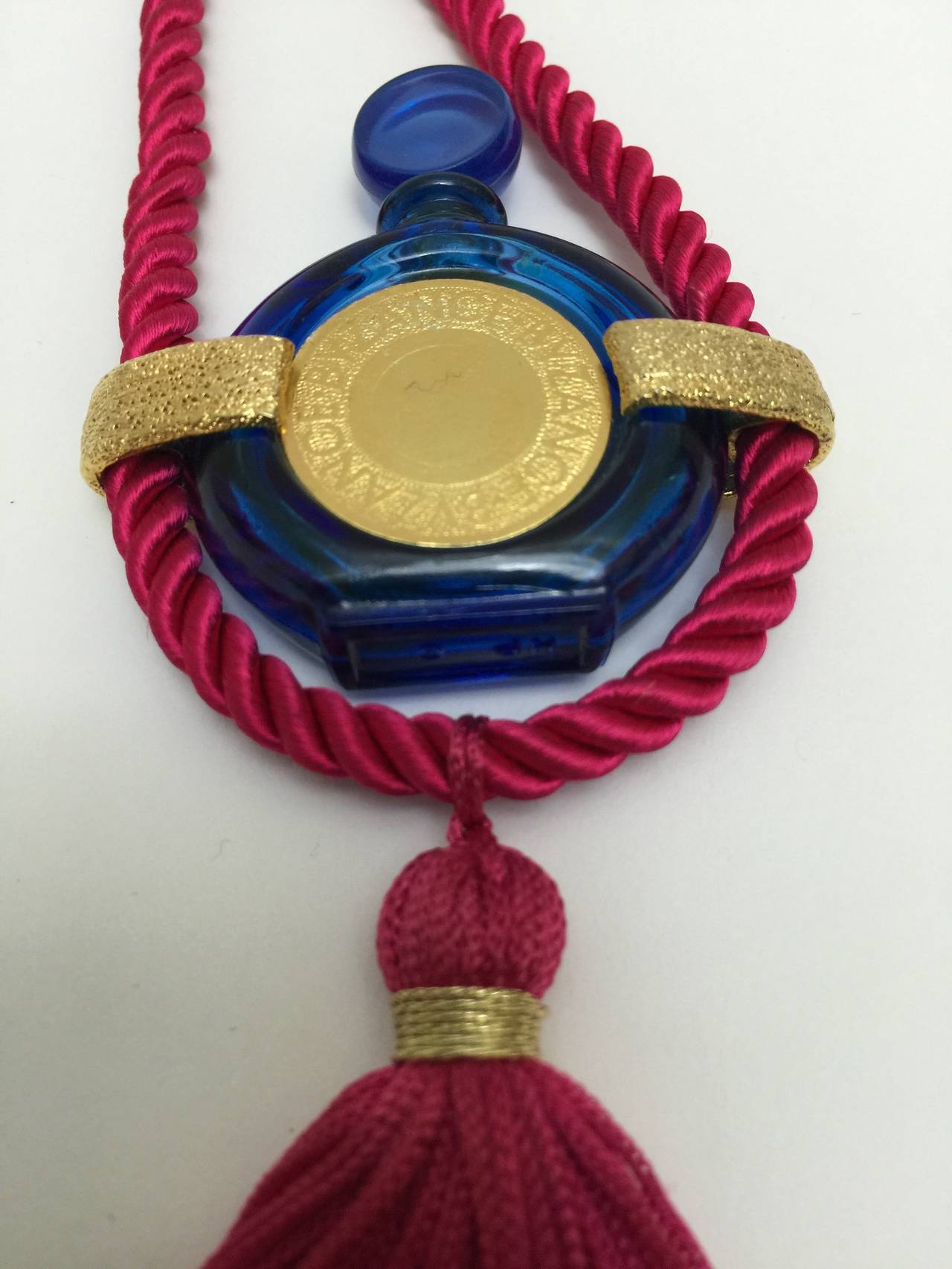 Vintage Rochas Tassel Perfume Pendant Necklace In Excellent Condition In Boca Raton, FL