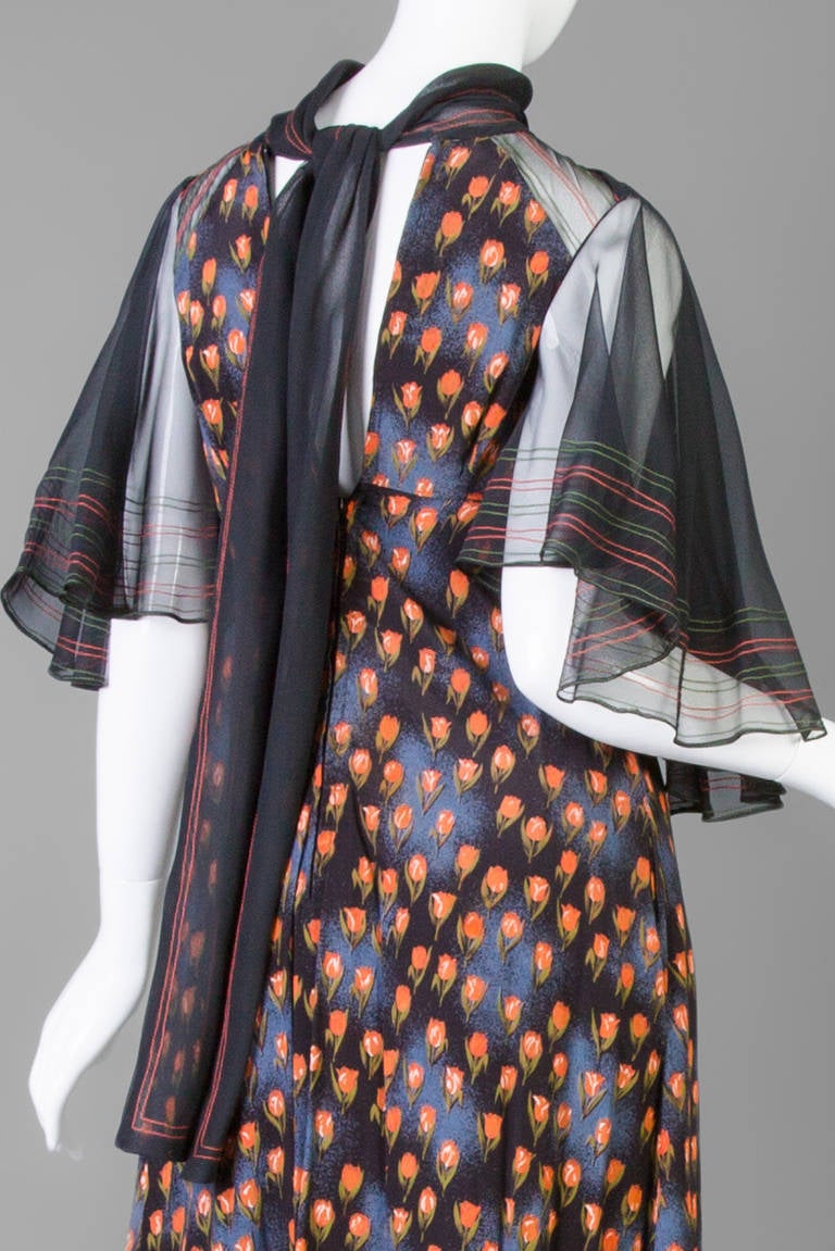 Jean Varon 1960s Bell Sleeve Tulip Print Maxi Dress In Excellent Condition In Boca Raton, FL