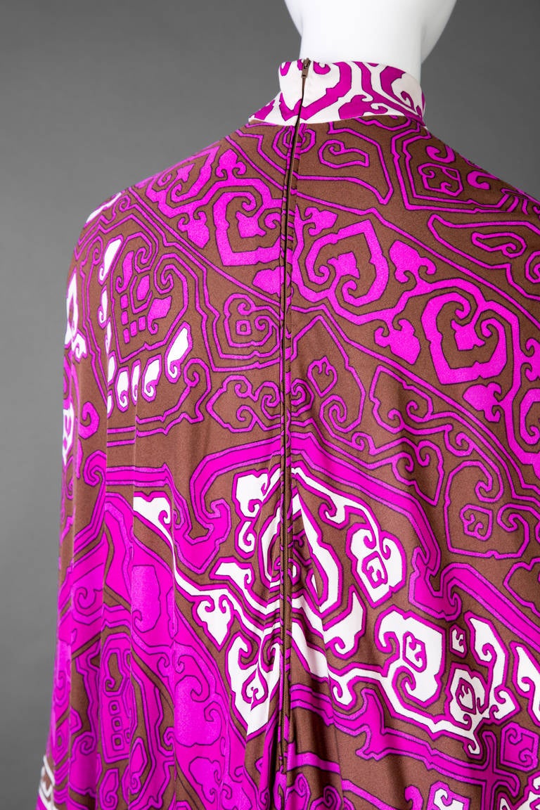 Leonard Paris  Cape 3