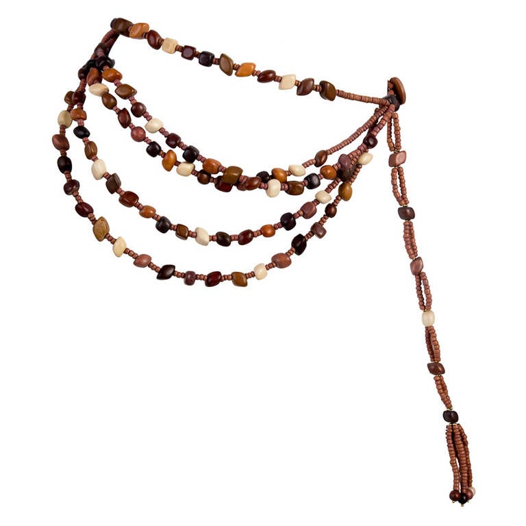 Vintage Mary McFadden Fünfstrangiger Vintage-Gürtel aus Holz mit Perlenquasten und Schachtel im Angebot