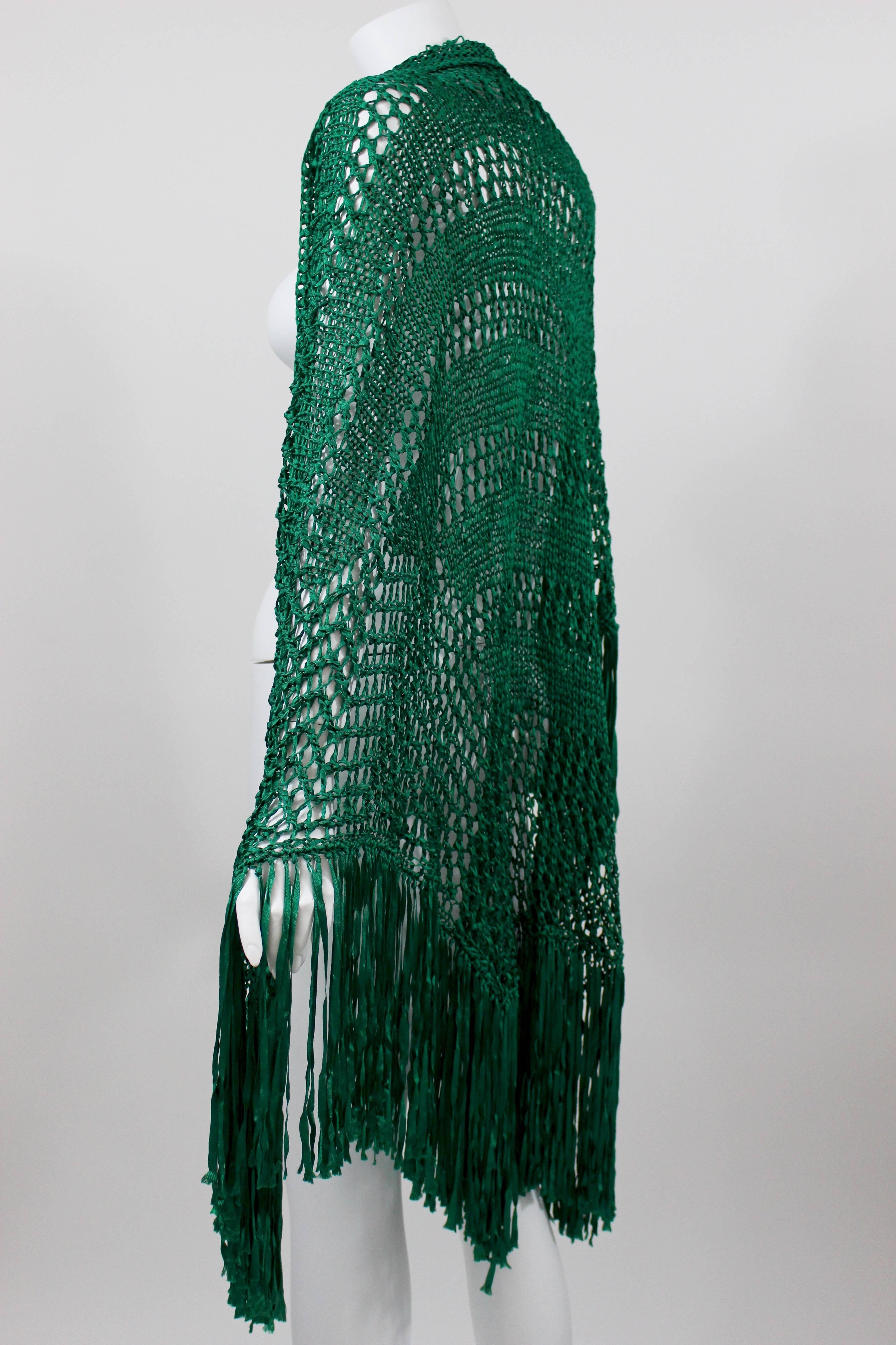 Blu Scialle con frange all'uncinetto verde smeraldo, anni '30