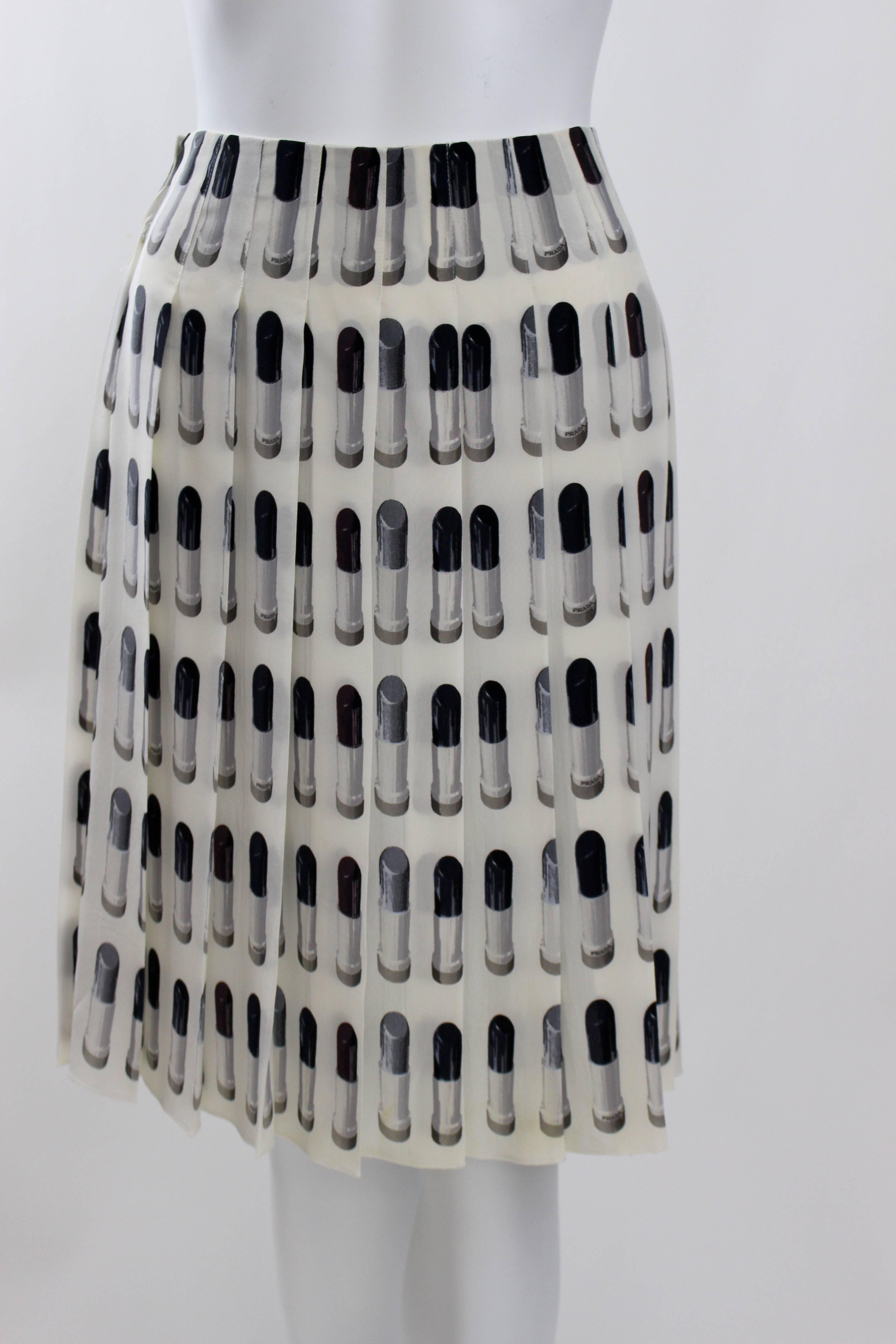 Prada Runway Lipstick Print Skirt Rare & Collectable Spring 2000 In Excellent Condition In Boca Raton, FL