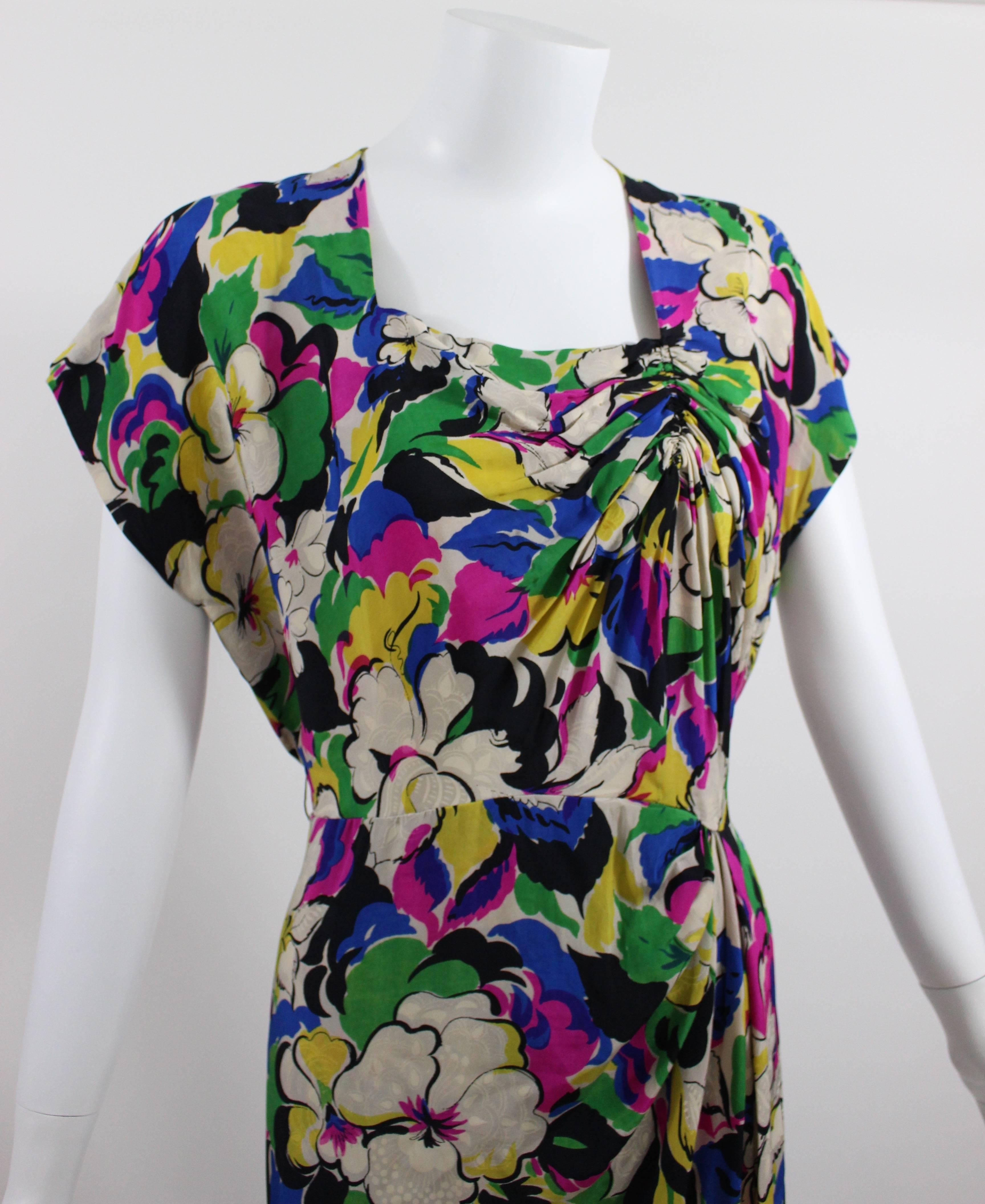1940s Bright Floral Silk Damask Square Neckline & Ruched Short Sleeve Dress In Excellent Condition In Boca Raton, FL