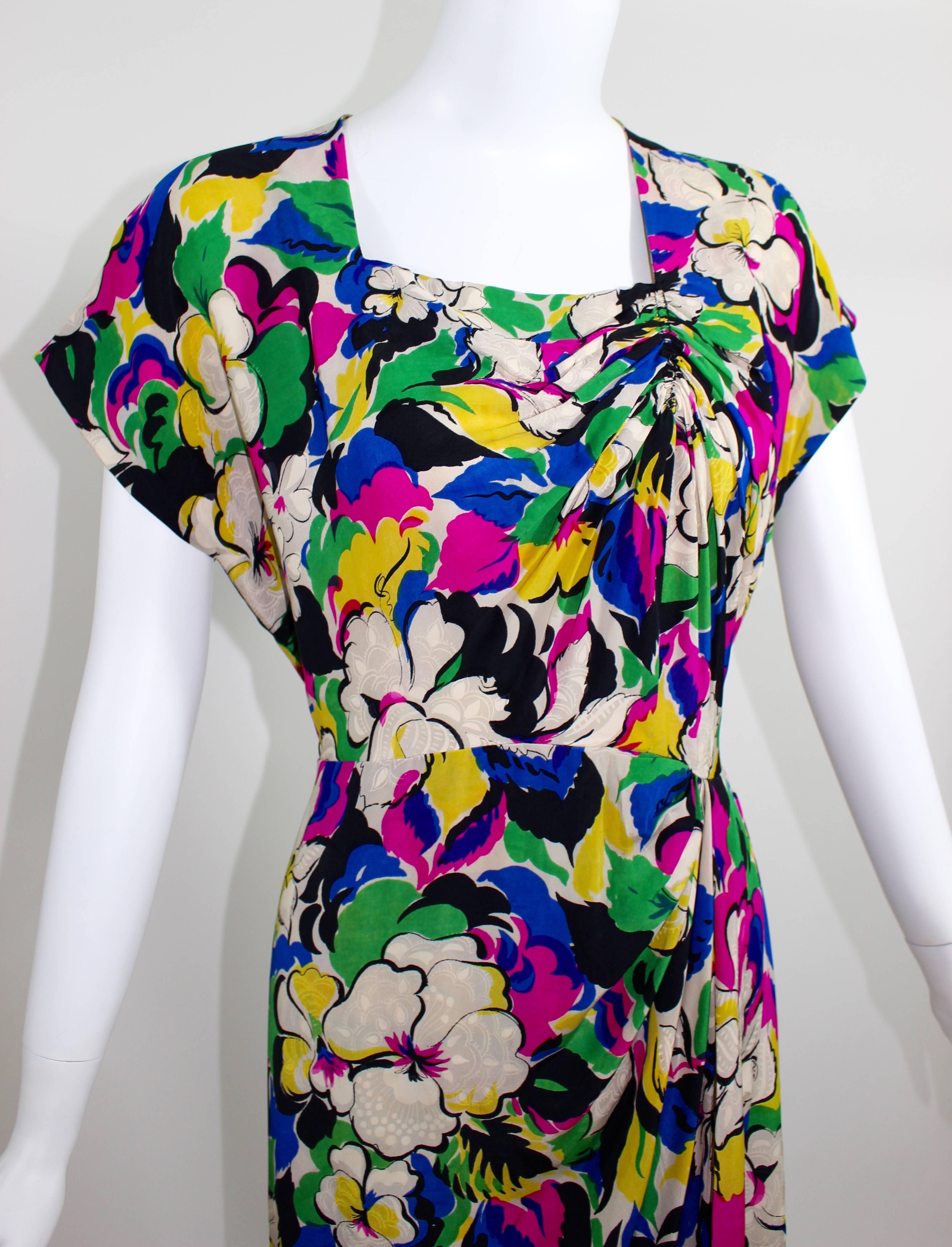 1940s Bright Floral Silk Damask Square Neckline & Ruched Short Sleeve Dress 5