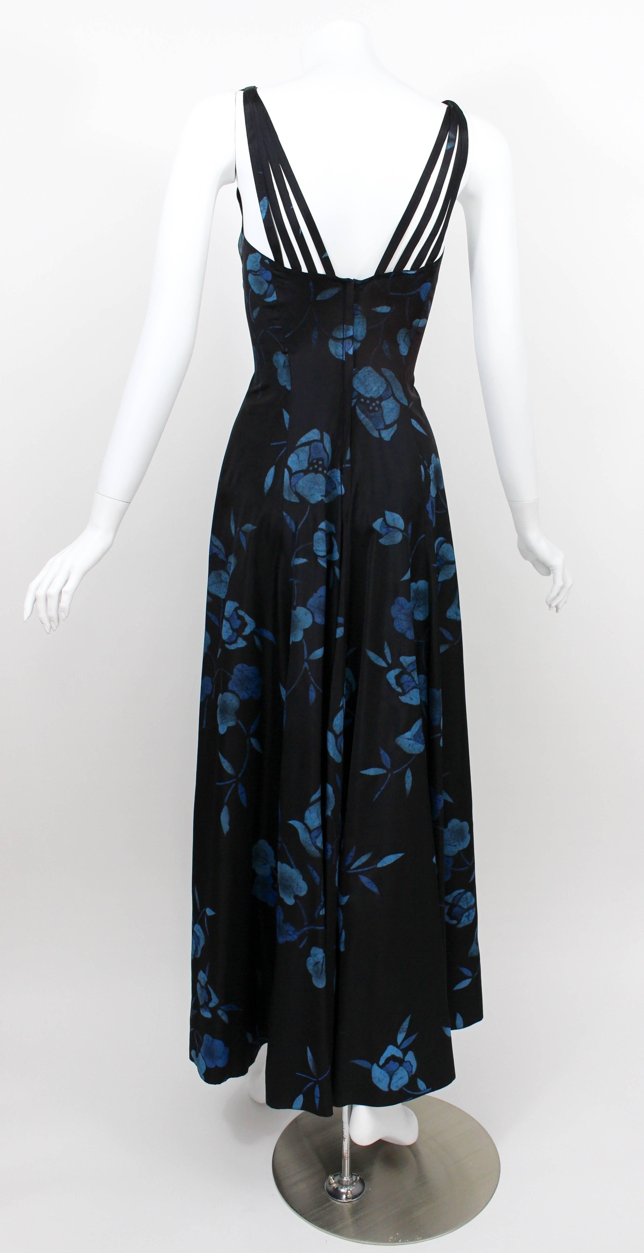 Robe longue sans manches à bretelles en batik imprimé floral noir et bleu (années 1930) Pour femmes en vente