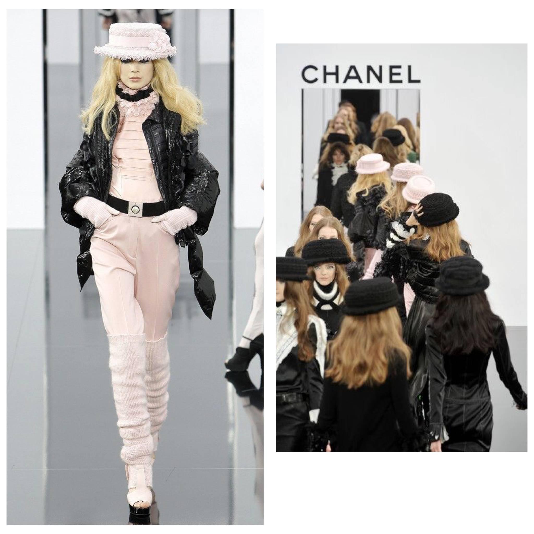 Chanel Pink Tweed Grosgrain Bow Trim  Runway Chapeaux Hat 1