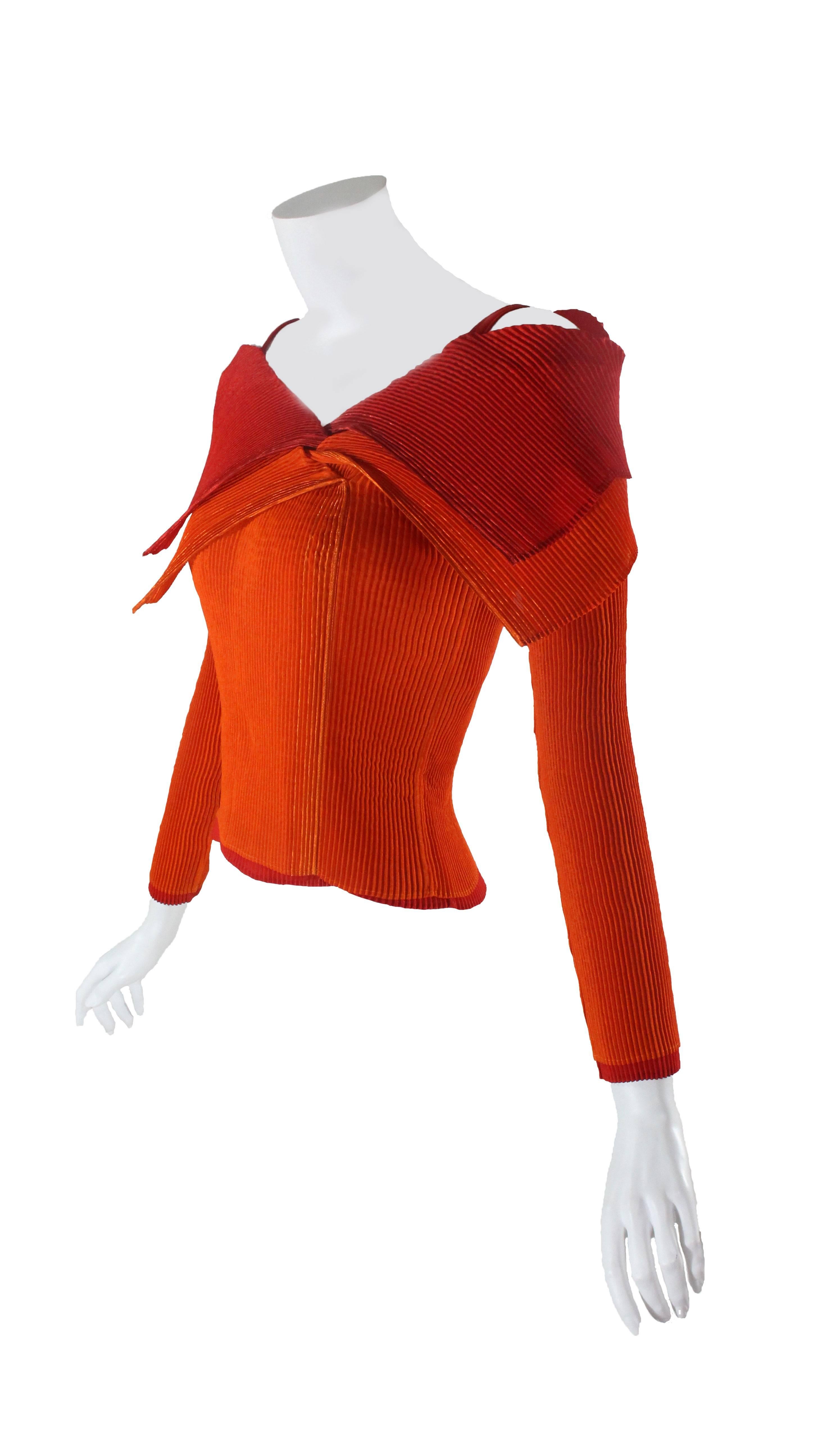 Issey Miyake Red and Orange Sculptural Pleat Top In Excellent Condition In Boca Raton, FL