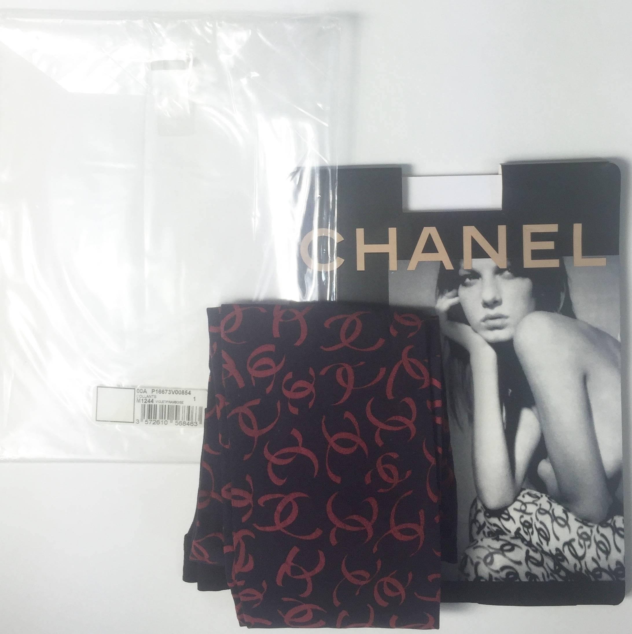 2000 Chanel CC Logo Tights New in Package as seen in Vogue Magazine In New Condition In Boca Raton, FL