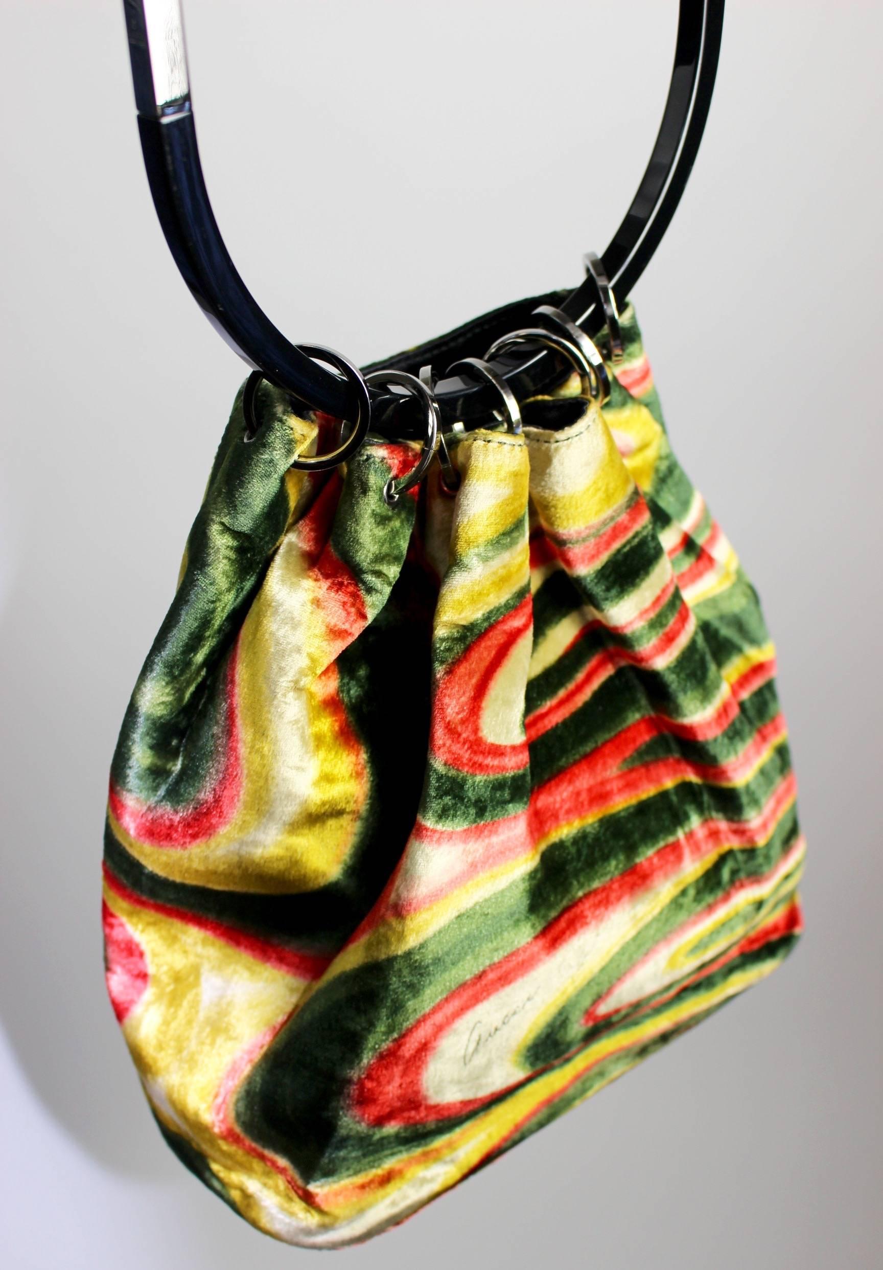 FW 1999 Gucci by Tom Ford  Runway Psychedelic Swirl Silk Velvet Hoop Bucket Bag In Excellent Condition In Boca Raton, FL