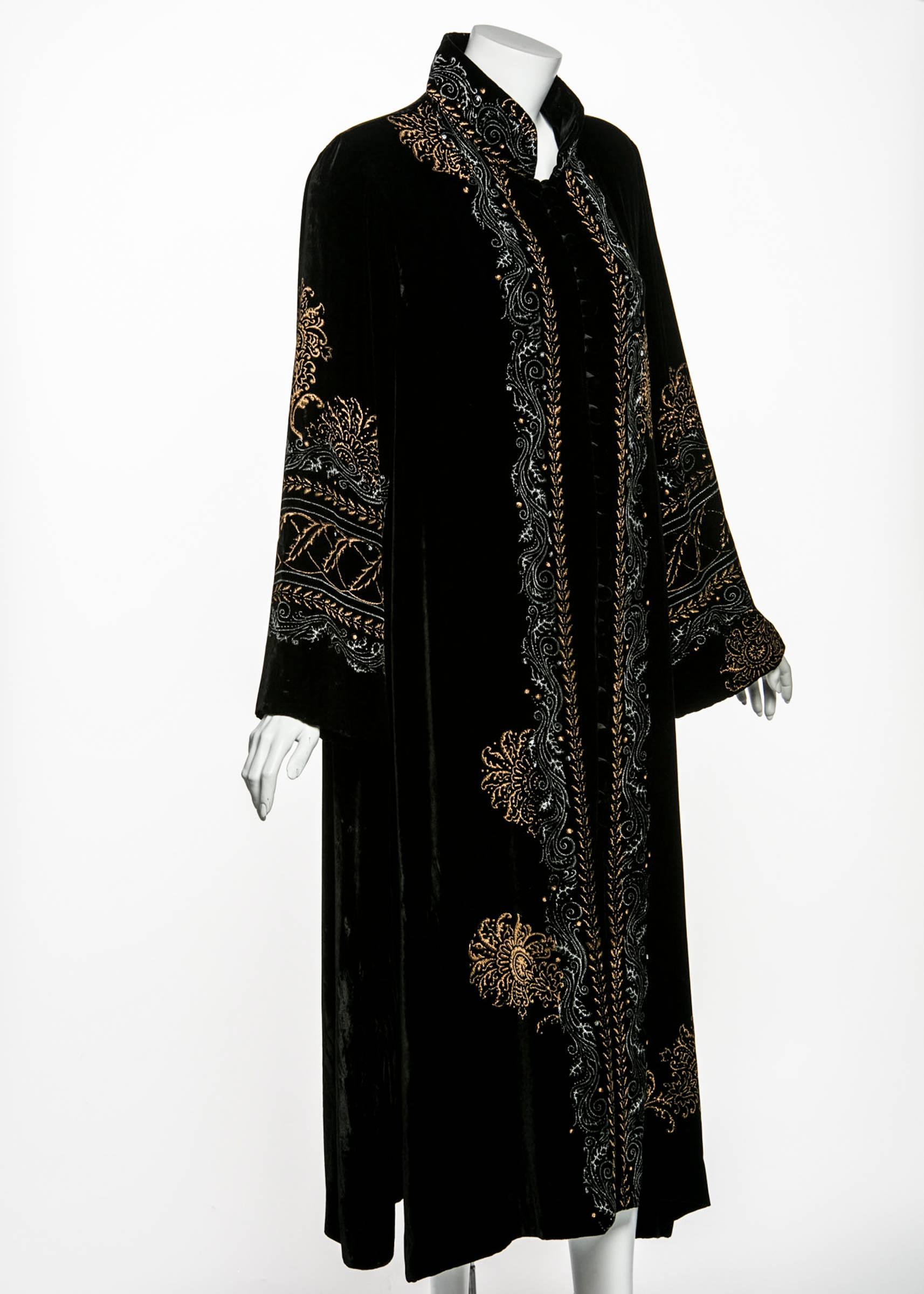 evening caftan in black silk velvet