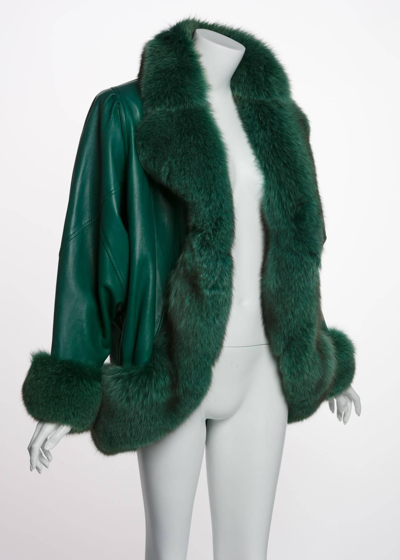 1980s Jean Claude Jitrois Jewel Green Leather Dolman Sleeve Fox Fur Trimmed Coat In Excellent Condition In Boca Raton, FL