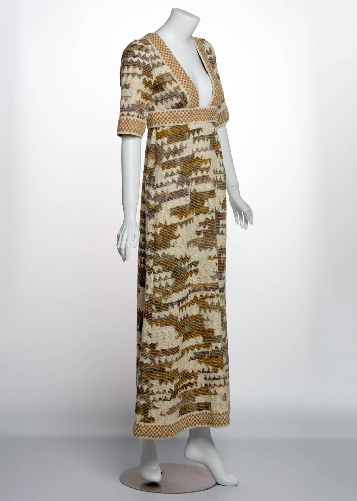 1970s Jean Varon Ombre Geometric Wool Knit Bohemian Low-Cut Plunge Maxi Dress In Good Condition In Boca Raton, FL