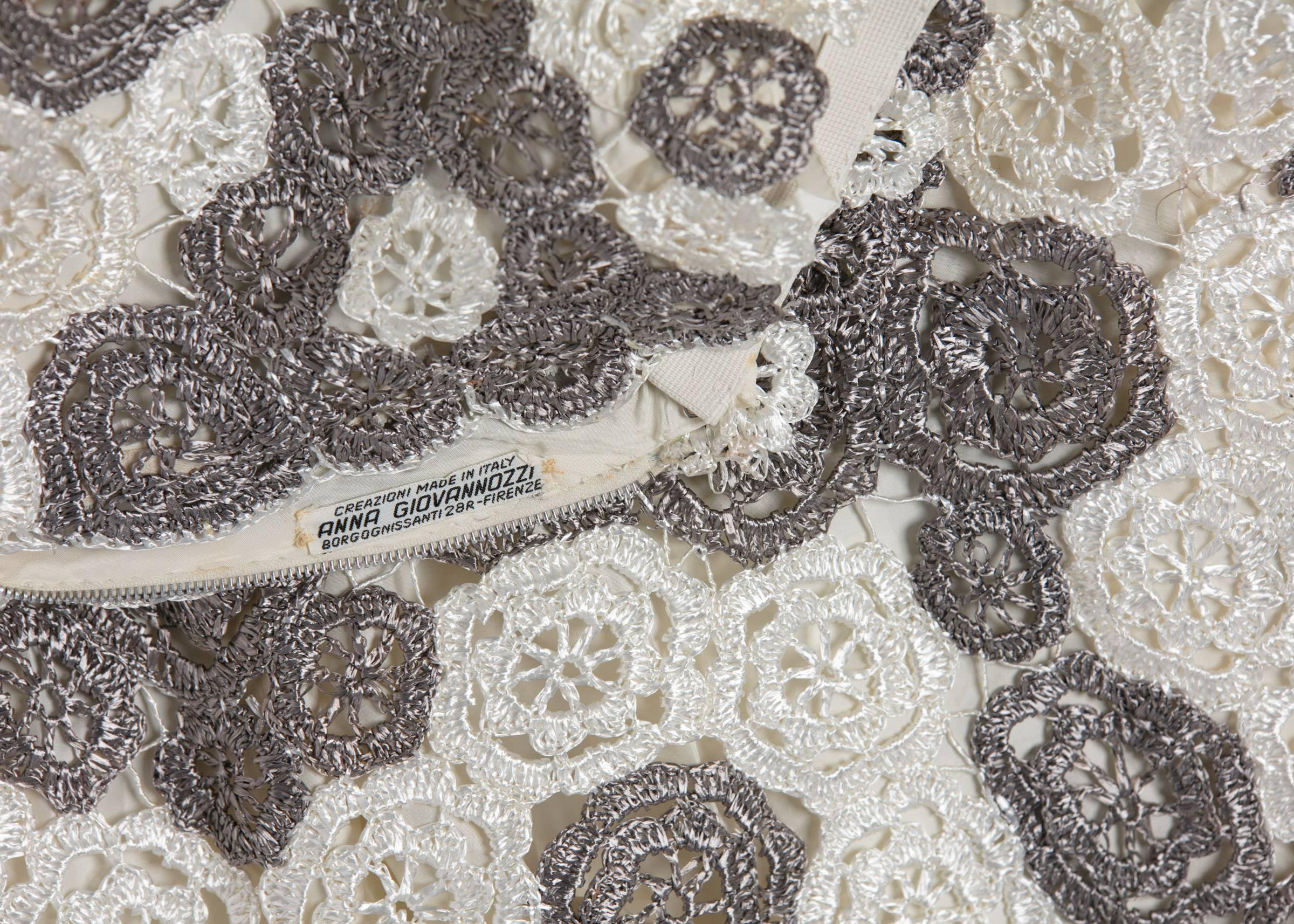  Vintage Anna Giovannozzi Italy Grey White Floral Crochet Raffia Maxi Skirt In Excellent Condition In Boca Raton, FL