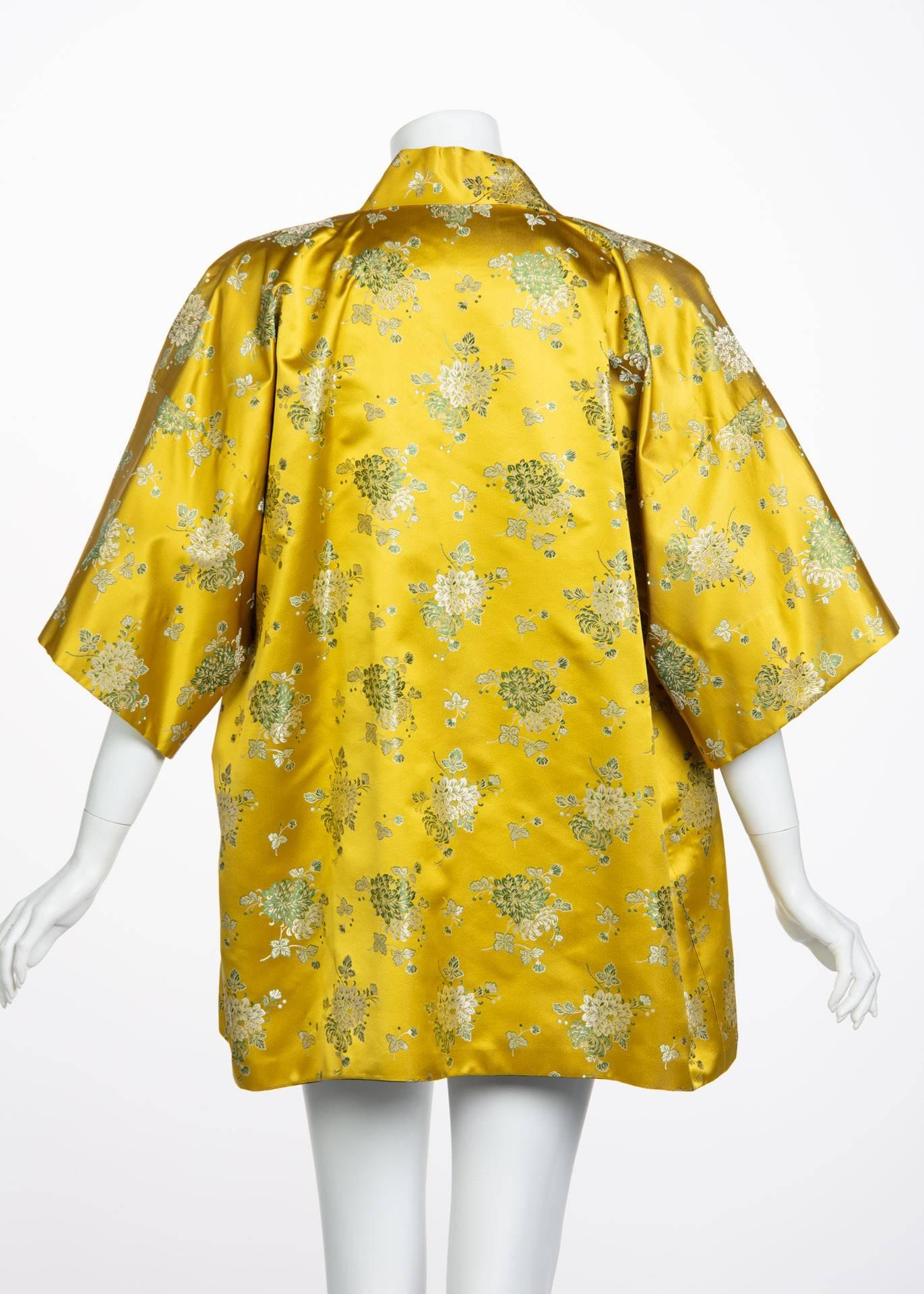 1960s Golden Yellow Silk Silver Floral Brocade Chinese Jacket In Excellent Condition In Boca Raton, FL