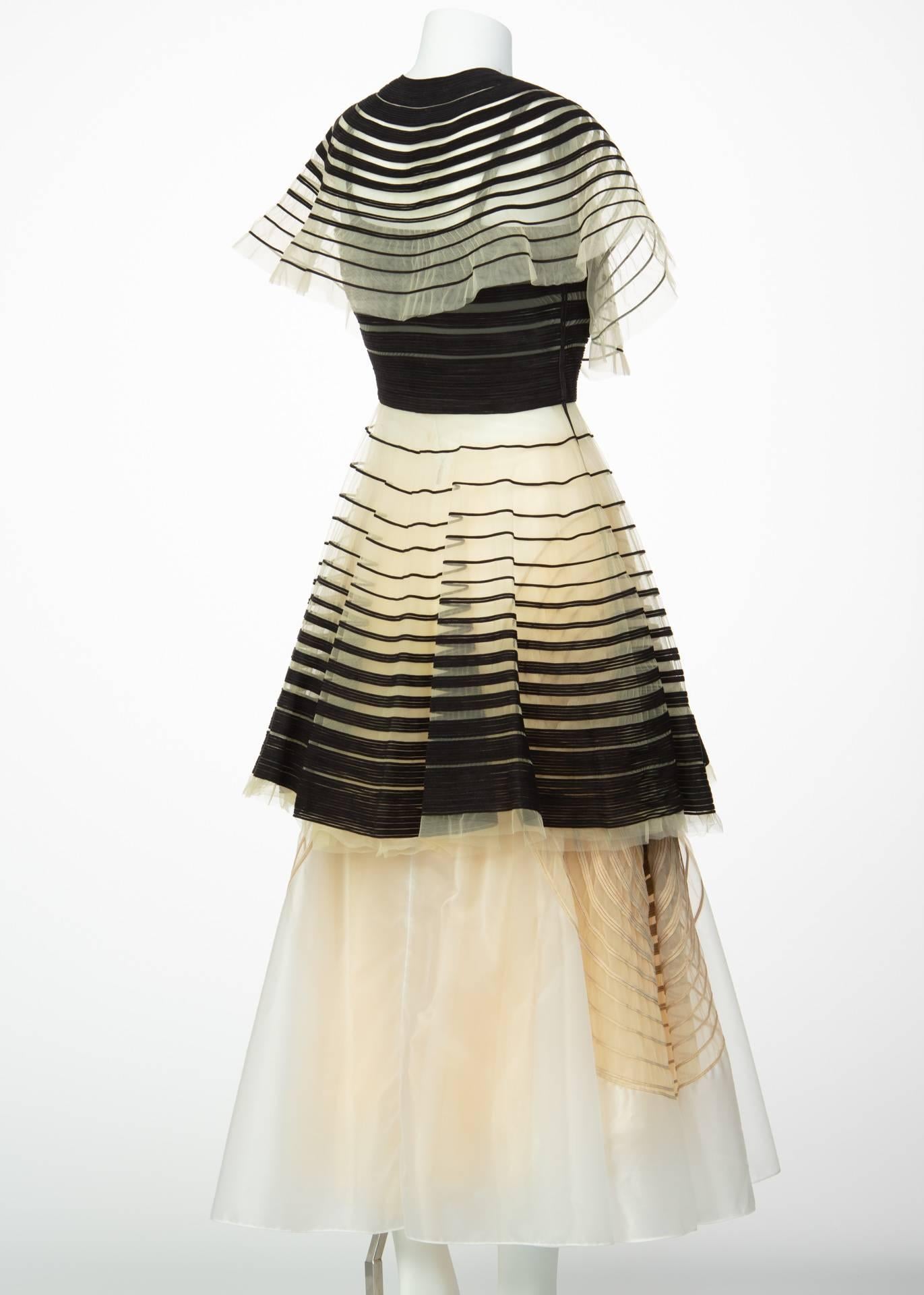 Fendi Karl Lagerfeld S/S 2008 Runway Black Cut Out Suede Dress Cape Skirt Set en vente 2