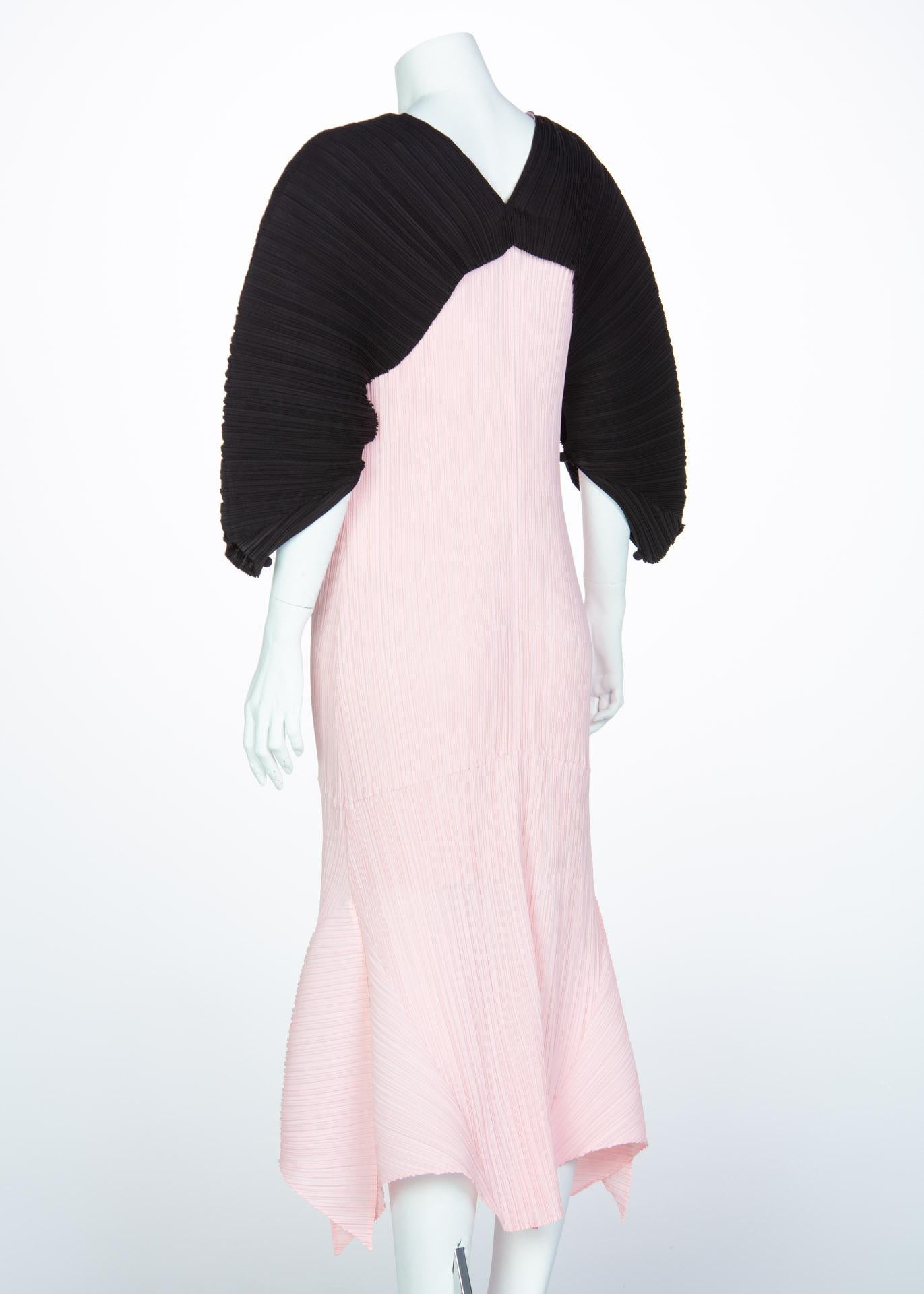 Issey Miyake Fette Pink Black Pleated Origami Dress In Excellent Condition In Boca Raton, FL
