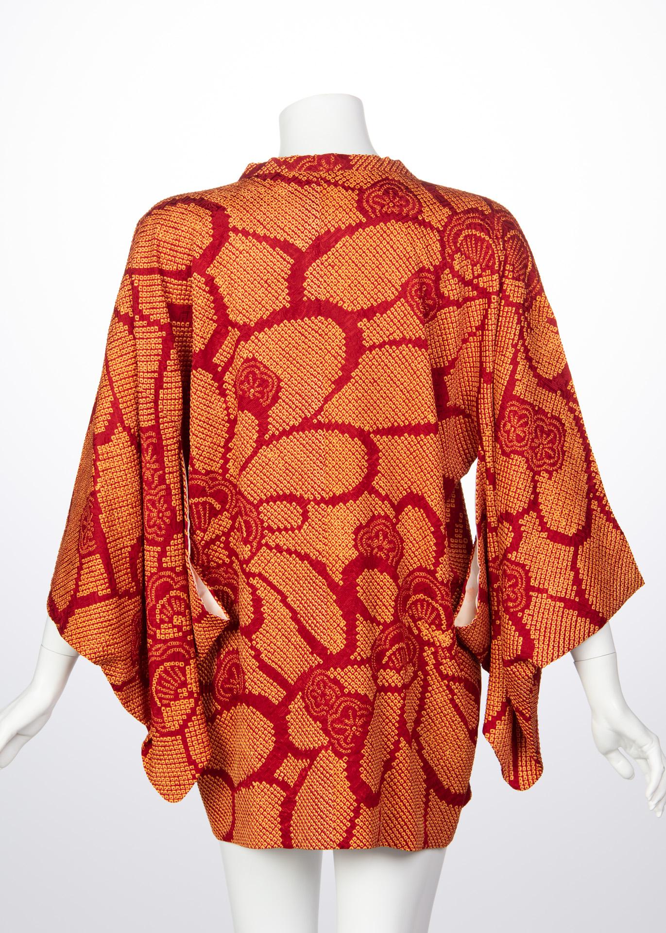  Vintage Silk Shibori Garnet Red Orange Floral Japanese Kimono Jacket Top In Excellent Condition In Boca Raton, FL