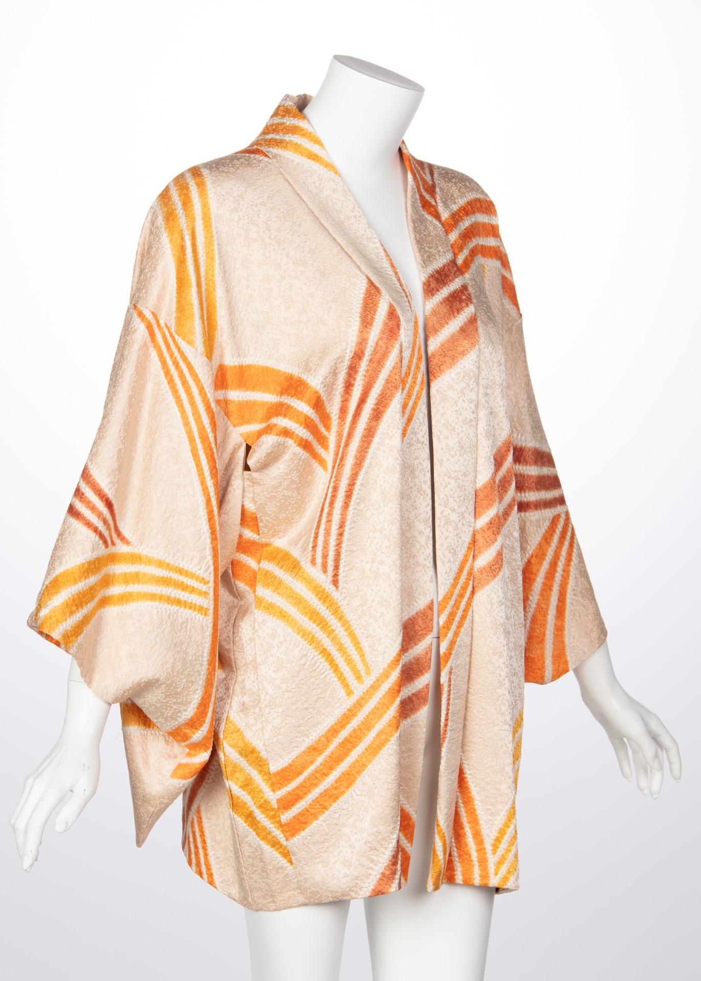 Vintage Silk Cream and Gold Shibori Bamboo Print Reversible Kimono Jacket In Excellent Condition For Sale In Boca Raton, FL