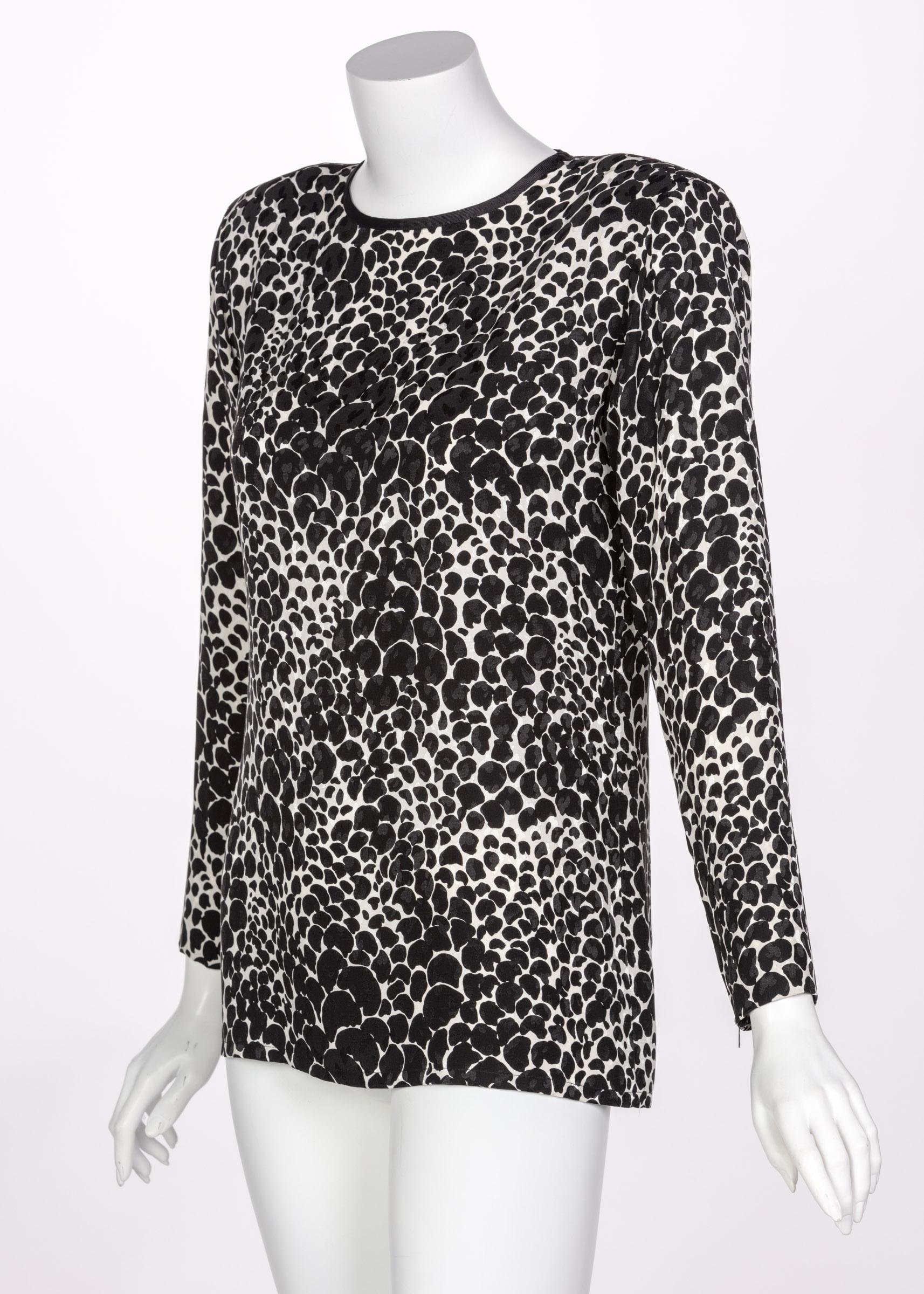 Yves Saint Laurent YSL Black White Silk Print Blouse Top, 1970s In Excellent Condition For Sale In Boca Raton, FL