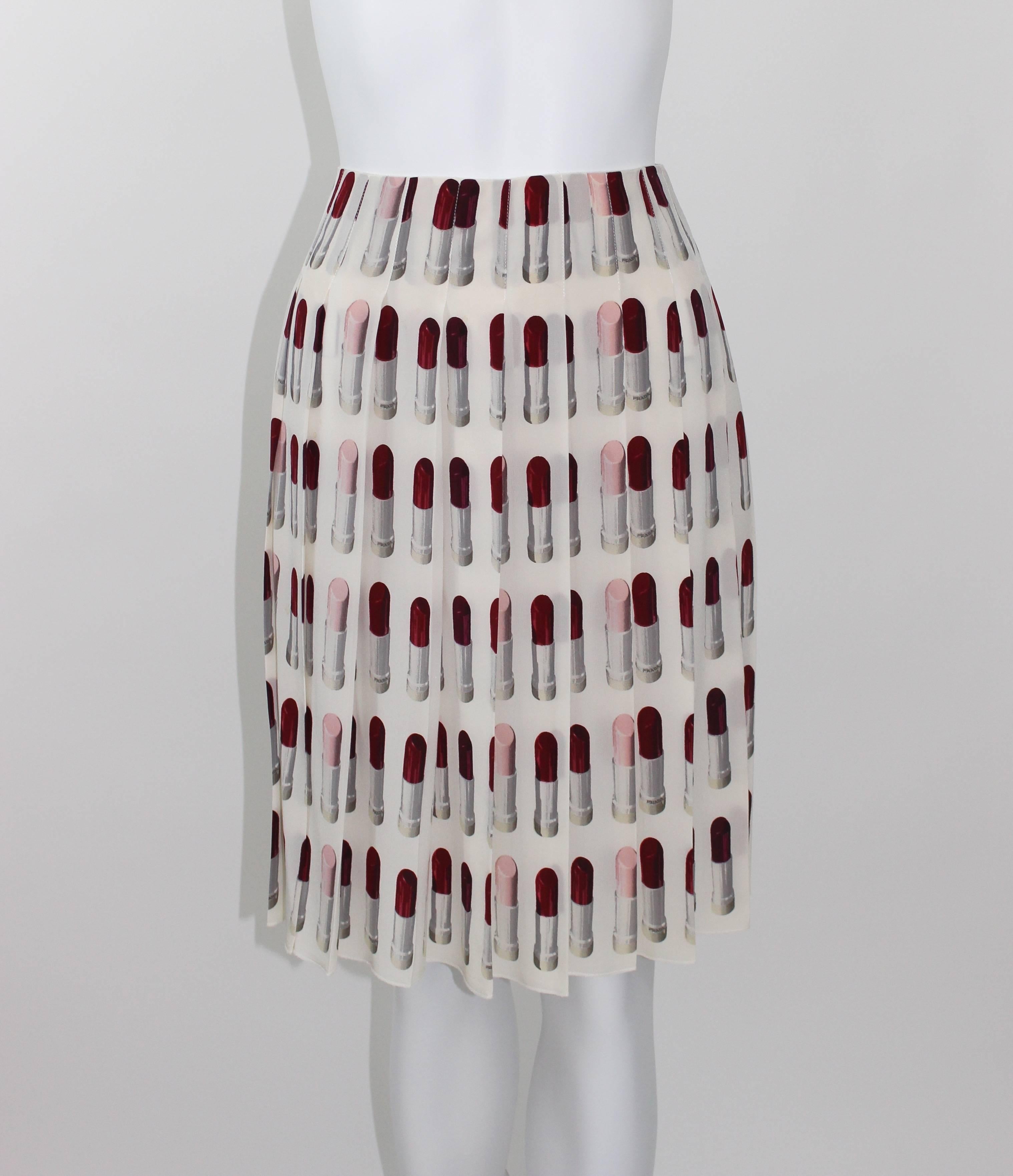 Prada Runway Lipstick  Print Skirt Rare & Collectable In Excellent Condition In Boca Raton, FL