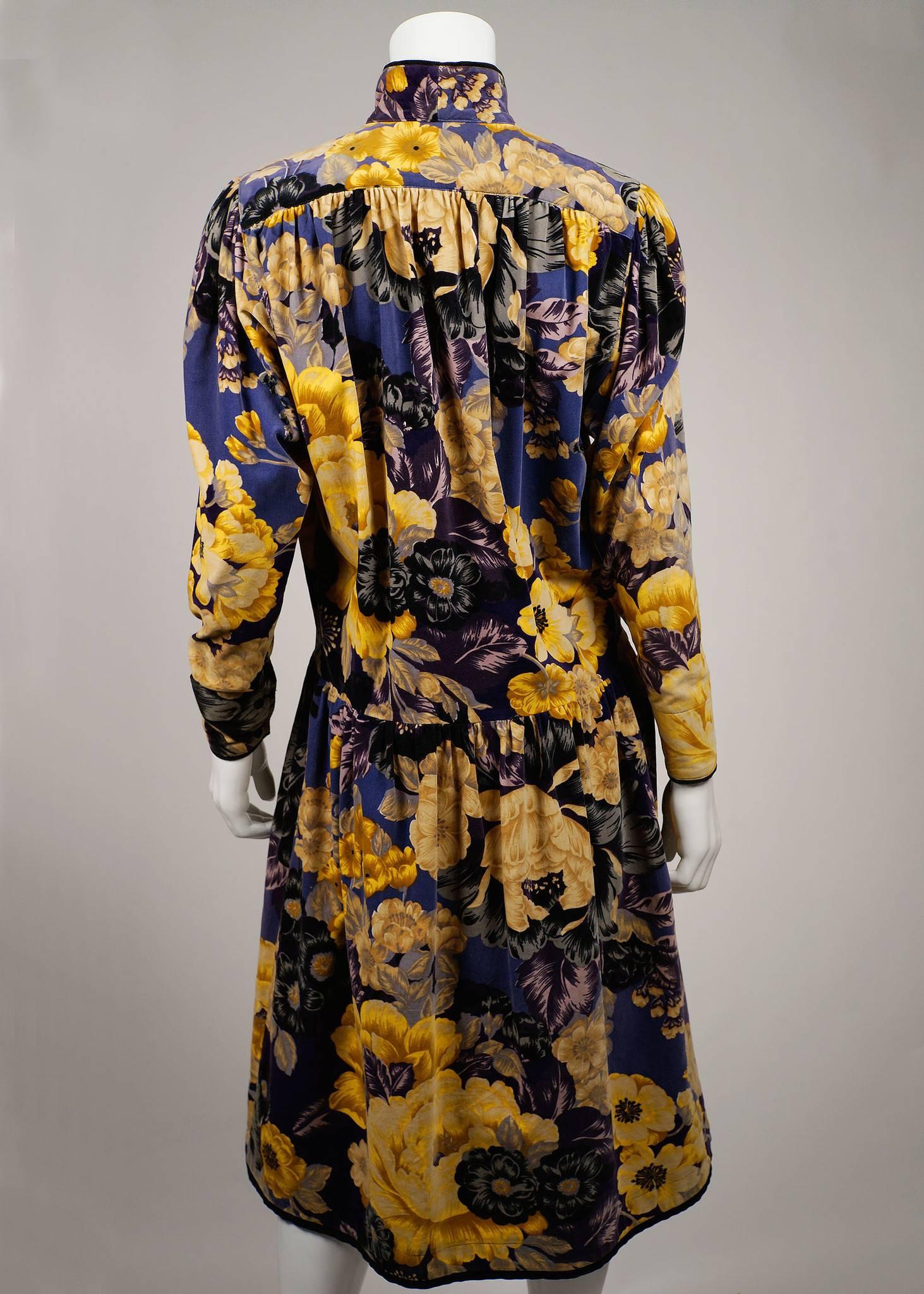 Kenzo purple velvet floral long sleeve dress with hidden front button closure.

Size: Small 
Good Vintage Condition:Please remember all clothes are previously owned and gently worn unless otherwise noted.