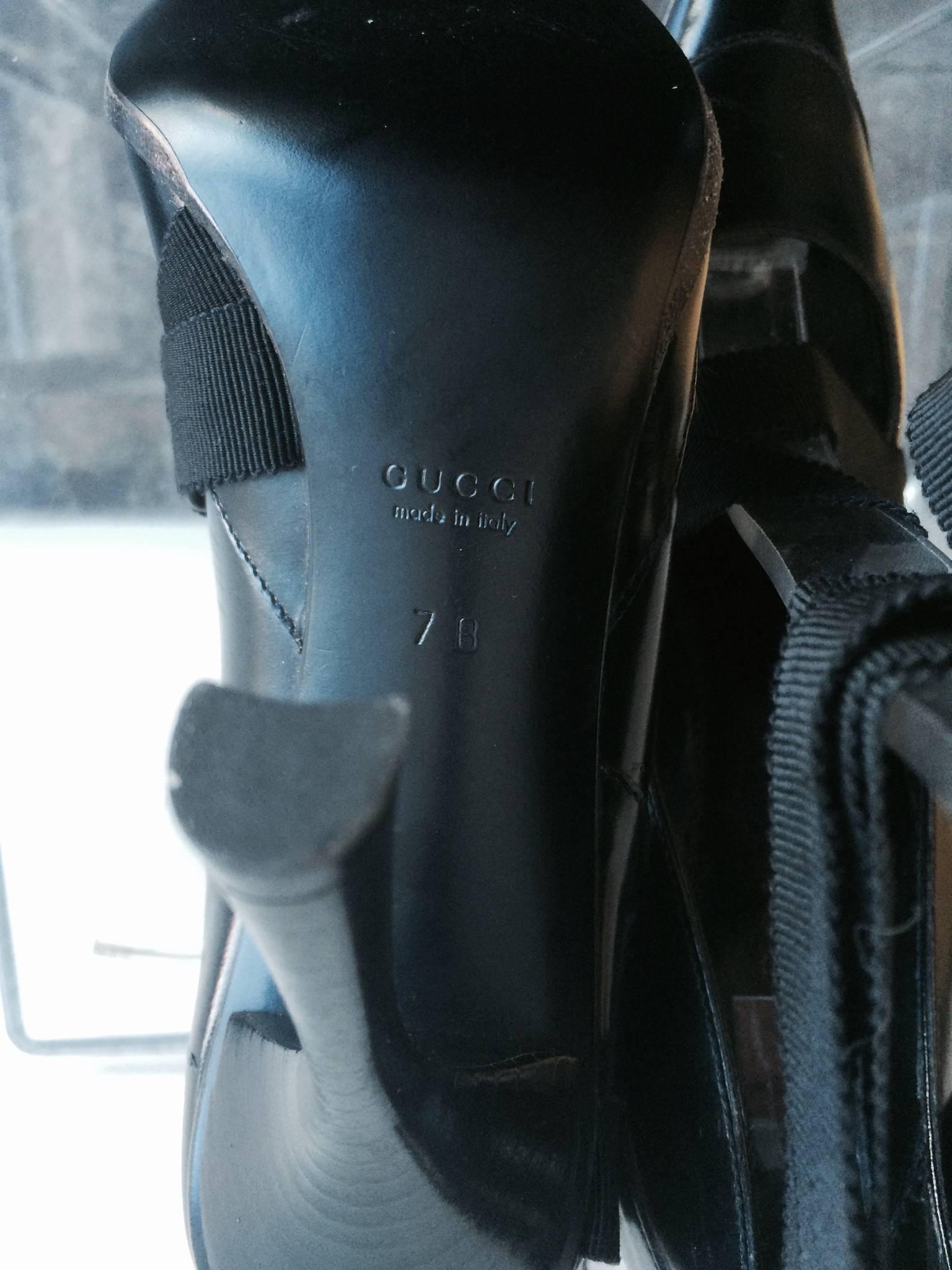 Noir Gucci - Escarpins Winklepicker pointus en cuir noir avec ruban en vente