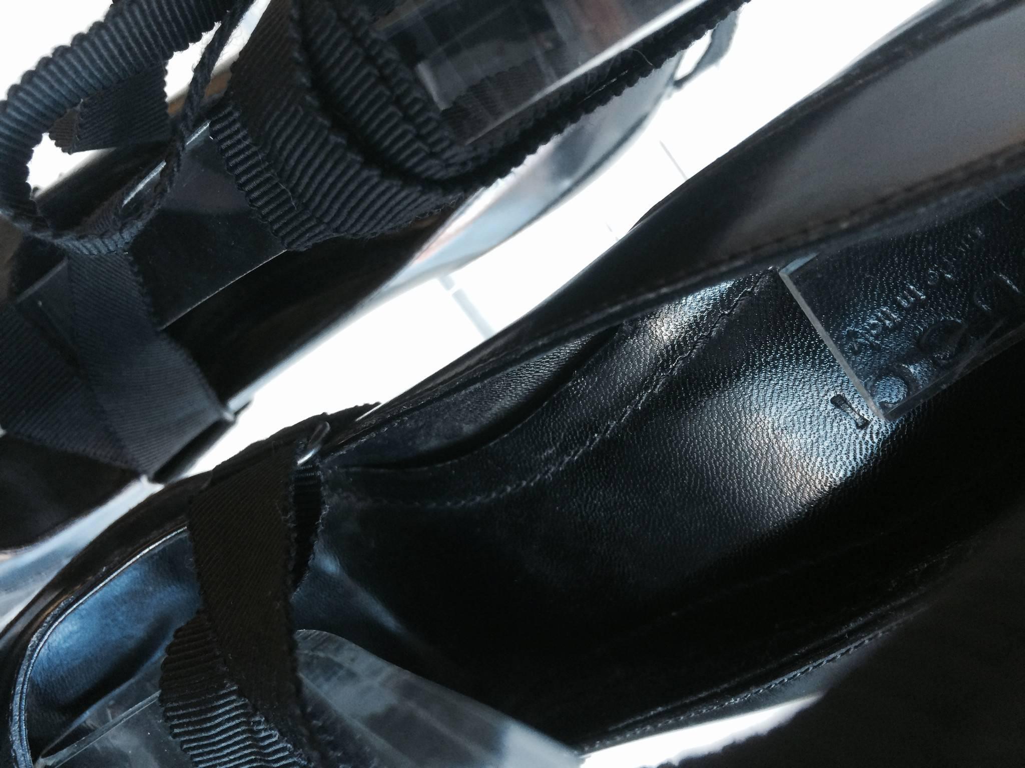 Gucci - Escarpins Winklepicker pointus en cuir noir avec ruban Bon état - En vente à Los Angeles, CA